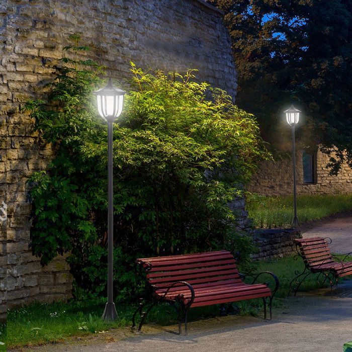 Juego de 2 lámparas solares de pie para exteriores, estilo clásico de farol LED, 60 lúmenes máx., color negro.