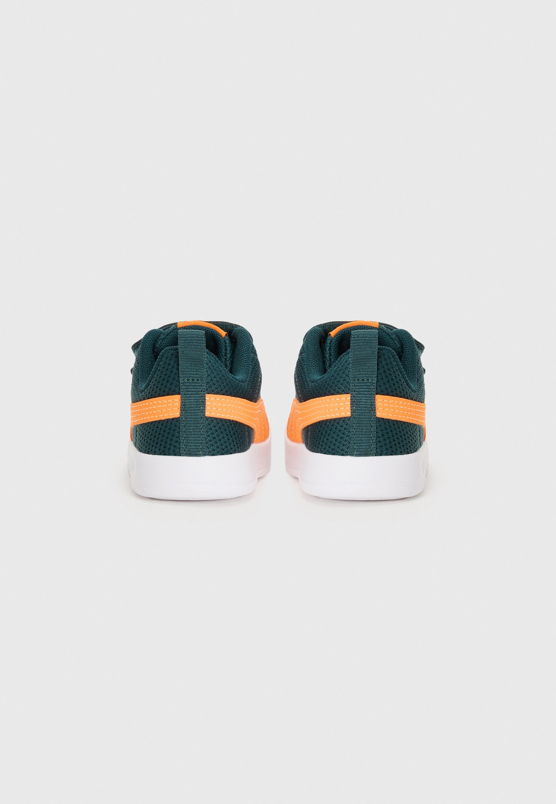 Puma COURTFLEX V3 UNISEX - Hardloopschoenen voor op de weg - groen terrein/oranje glo