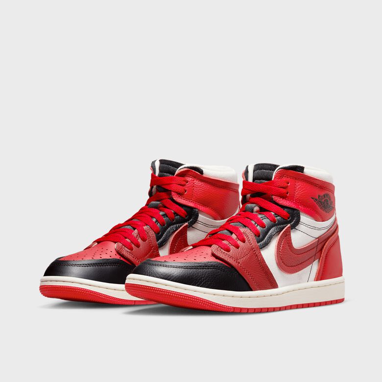 WMNS Air Jordan 1 MM High
