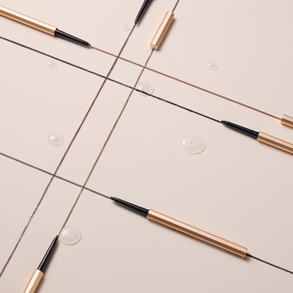 „Dear Dahlia Eyeliner“ tobulai sukurtas akių kontūro pieštukas – 0,1 g