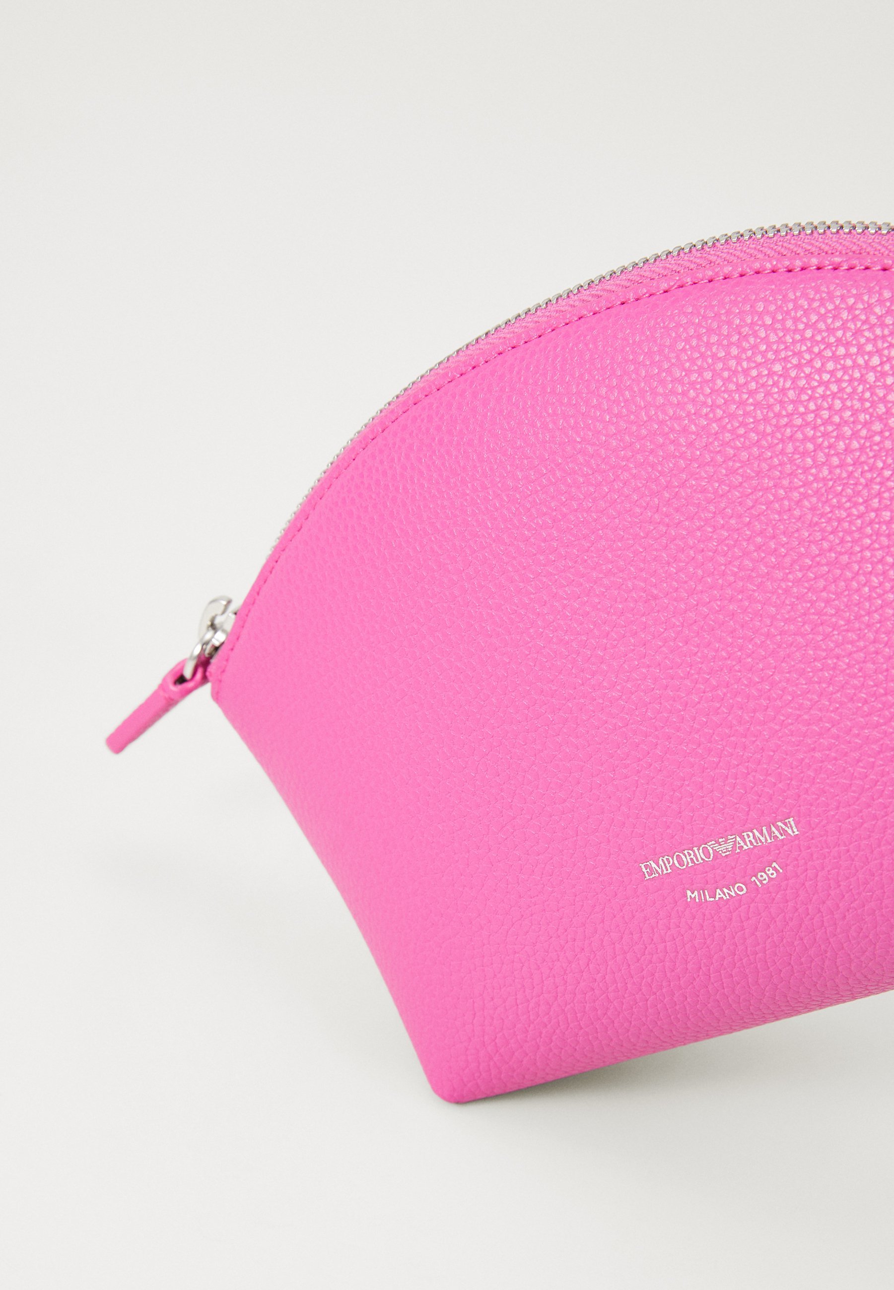 Emporio Armani Reizen
