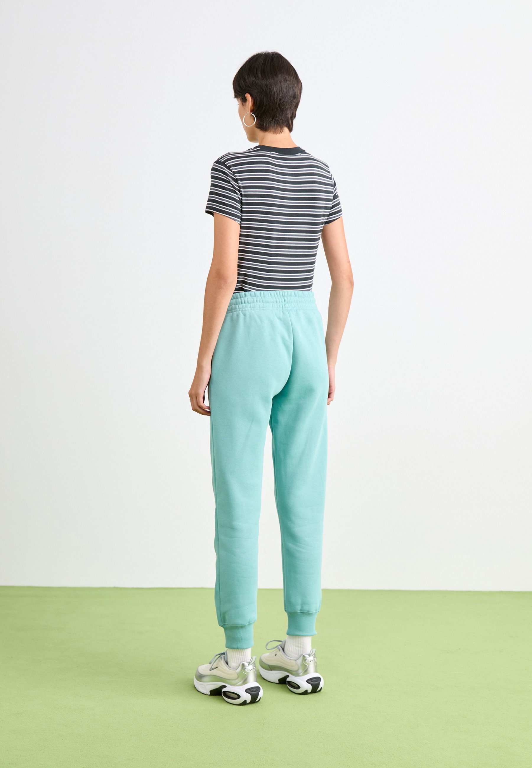 Nike Sportswear PANT - Trainingsbroek - cannon/sail