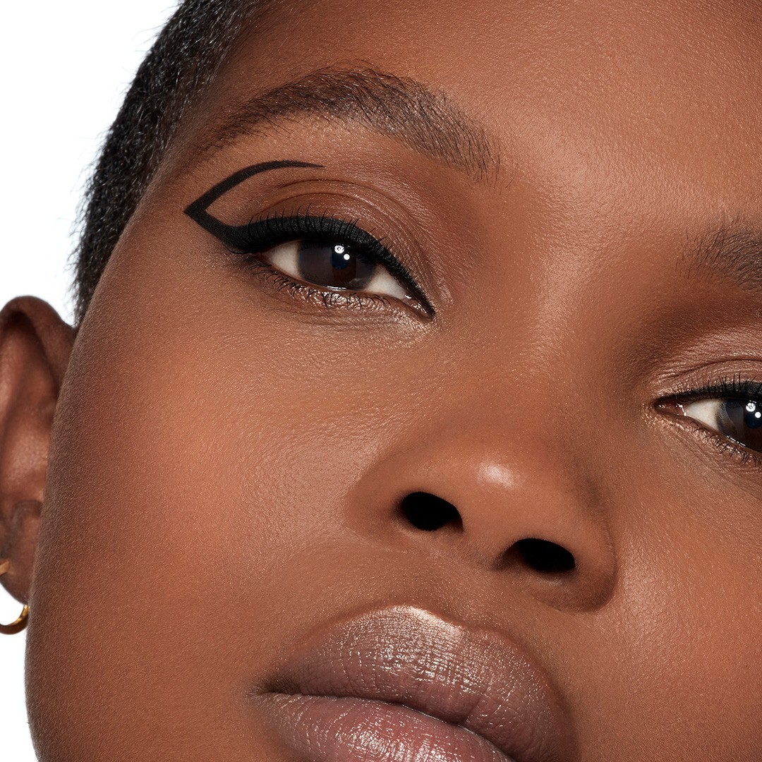 Guerlain črtalo za oči Noir G Graphic Liner 24h - vodoodporno - 0,55 ml