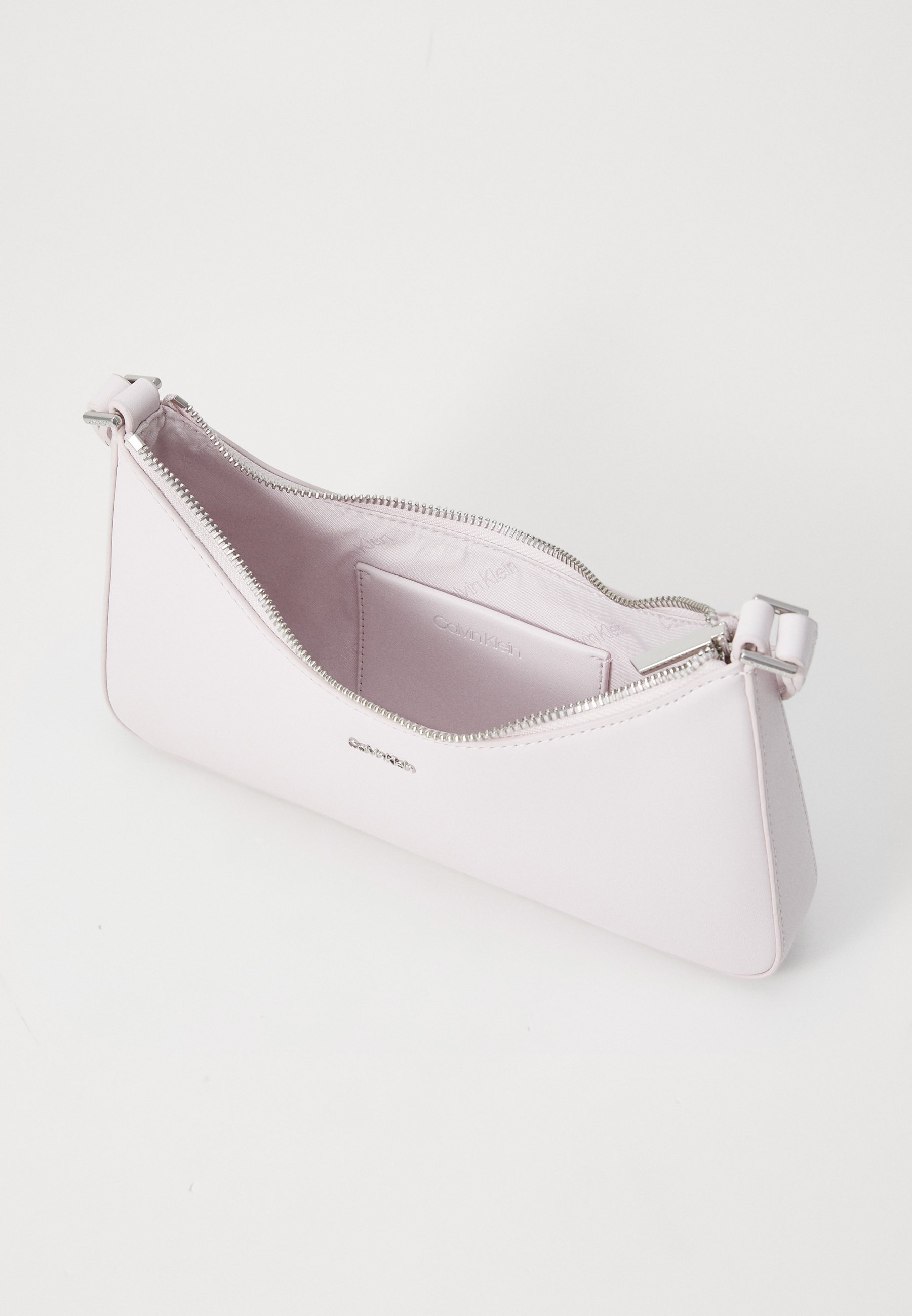 Calvin Klein MUST KLEINE SCHOUDERTAS - Handtas - orchidee ijs