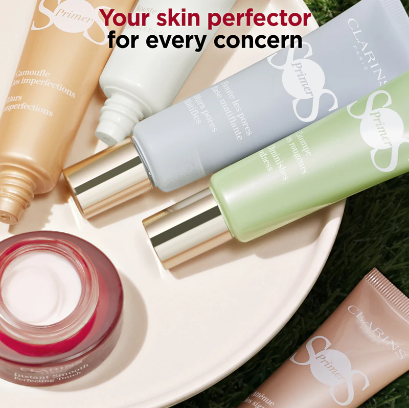 Base de maquiagem Clarins Instant Smooth Perfecting Touch para suavizar a pele e minimizar os poros.