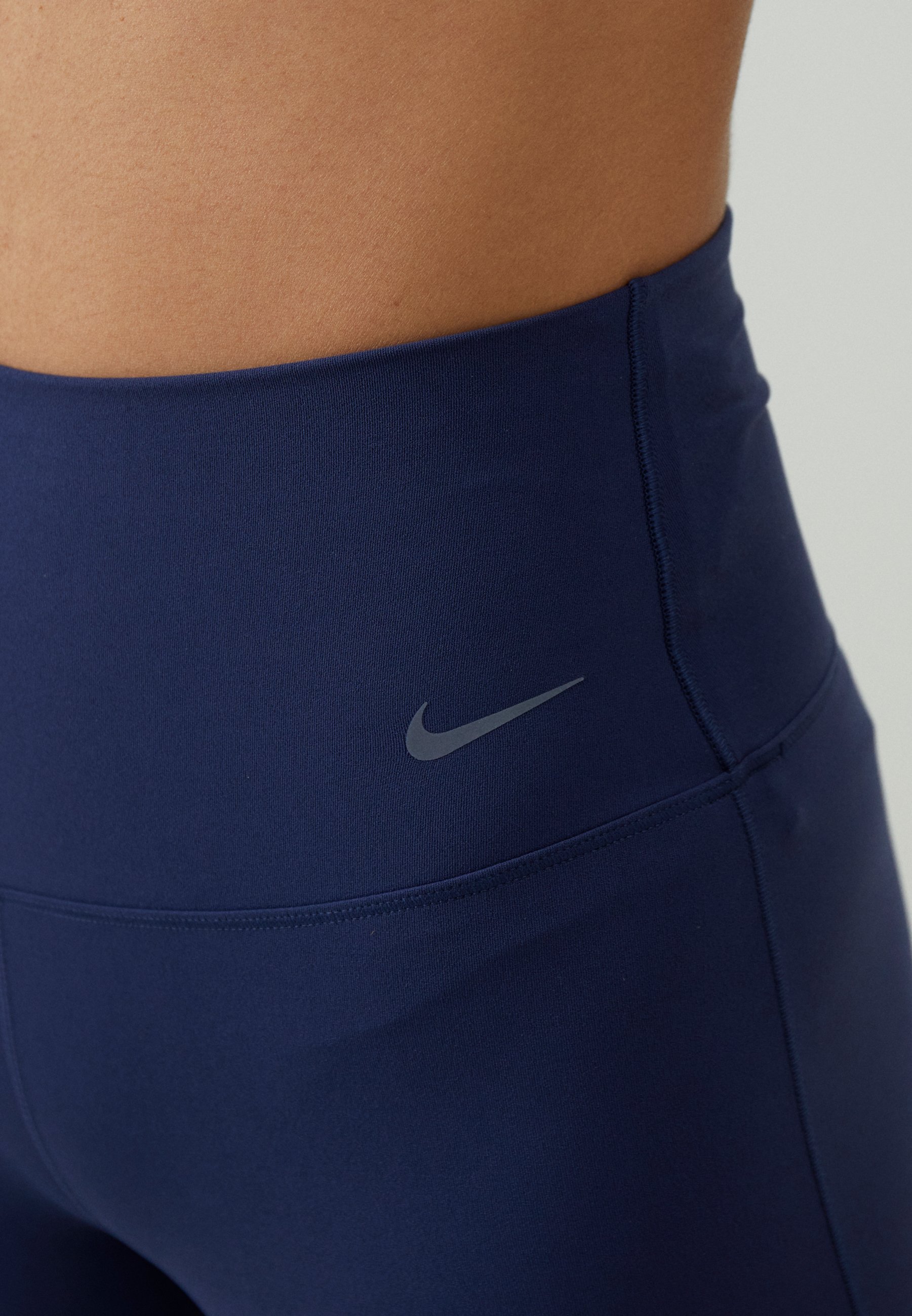 Nike Performance ZENVY FLARE - Legíny - black/white
