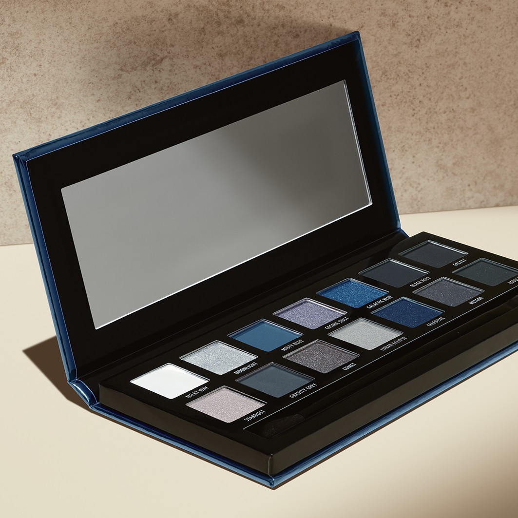 Douglas Collection -luomiväripaletti “Interstellar Smokey Eyeshadow” – 17,6 g