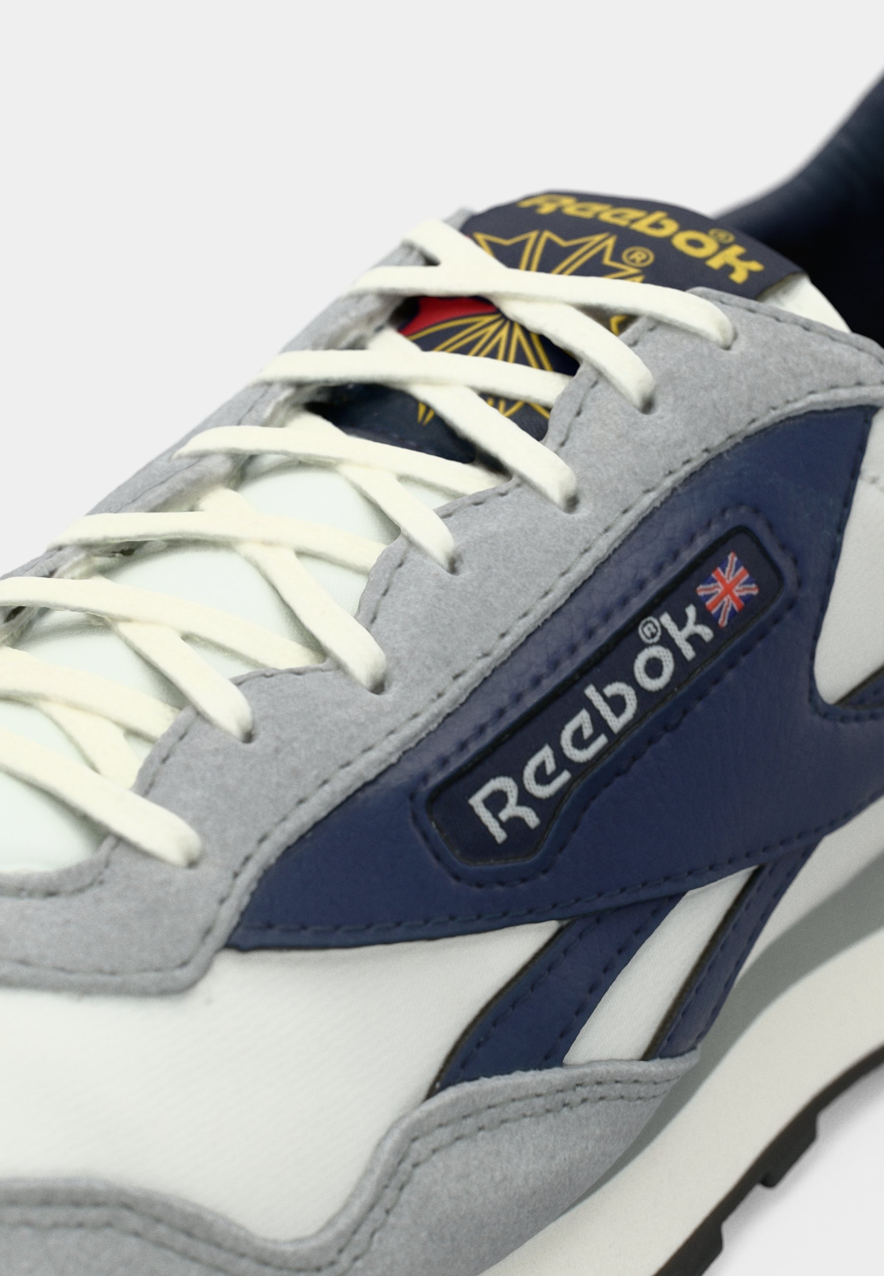 Reebok Classic AZTEC II UNISEX - Scarpe da ginnastica - grigio 3/gesso/blu navy vettoriale