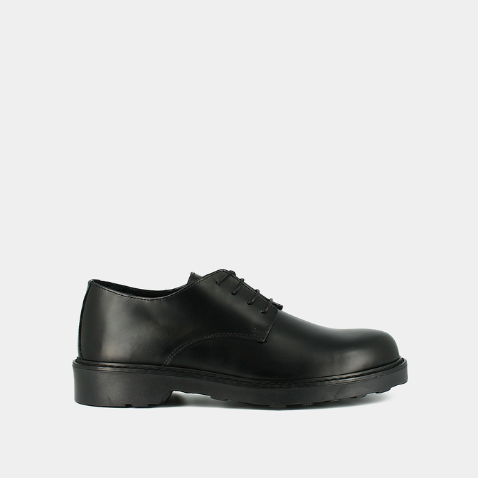 Derbies à lacets et semelles crantées  en cuir glacé noir