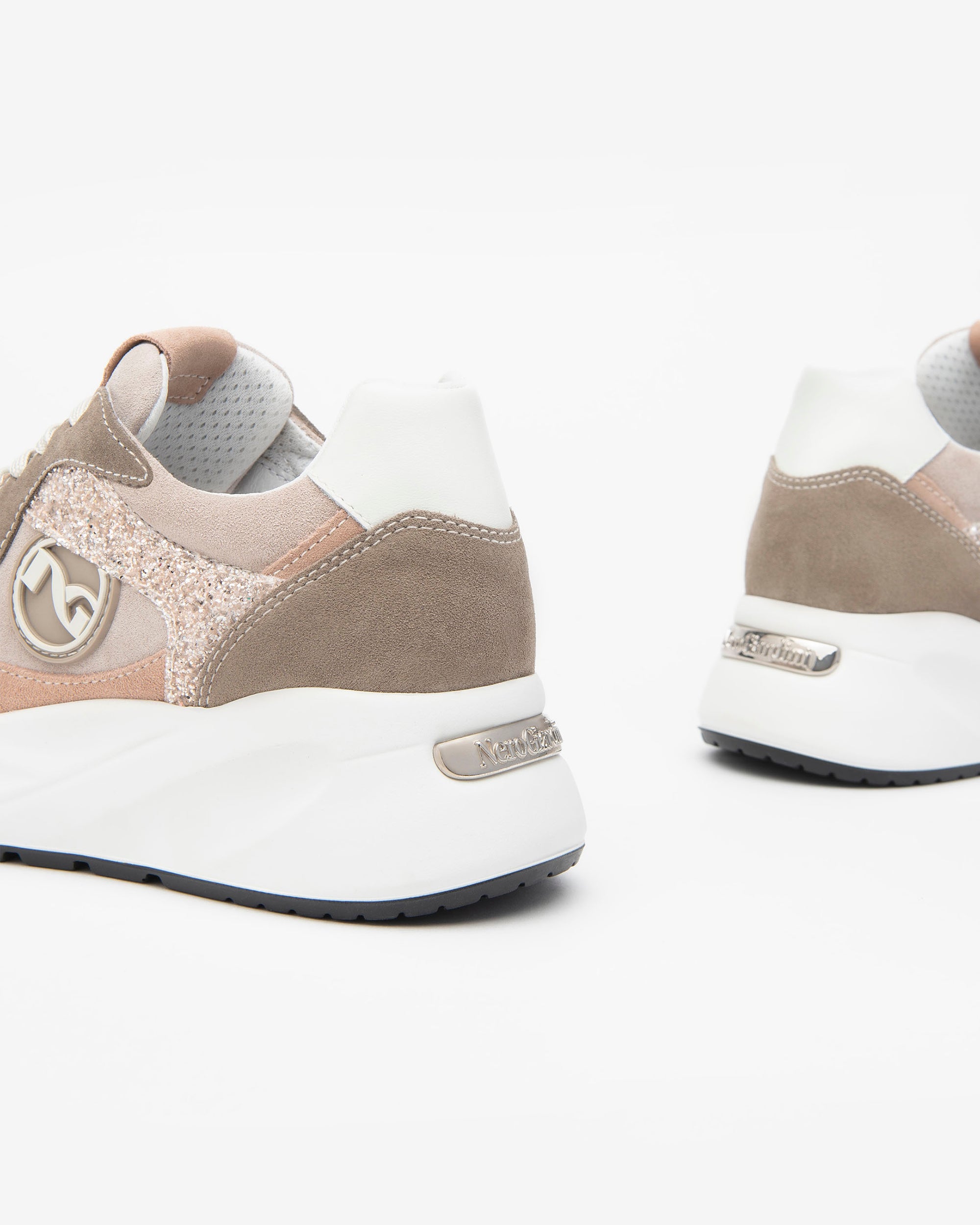  Baskets pour femmes en cuir, daim et matières techniques
