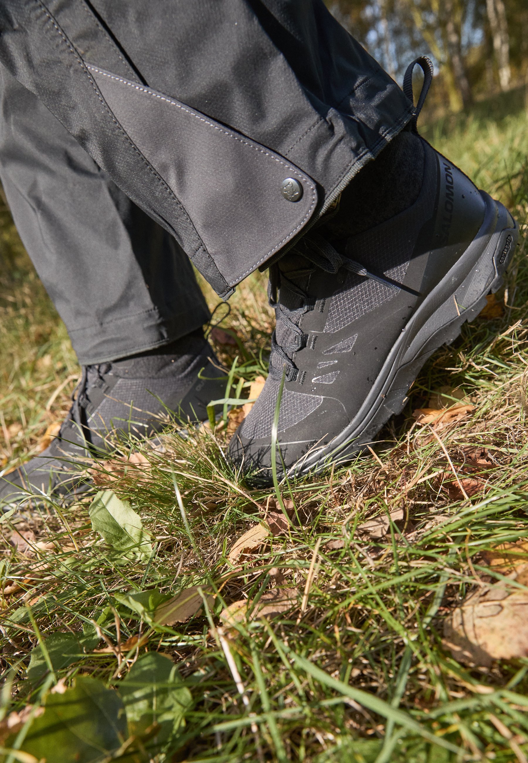 Salomon OUTSNAP - Wandelschoenen - zwart/ebbenhout