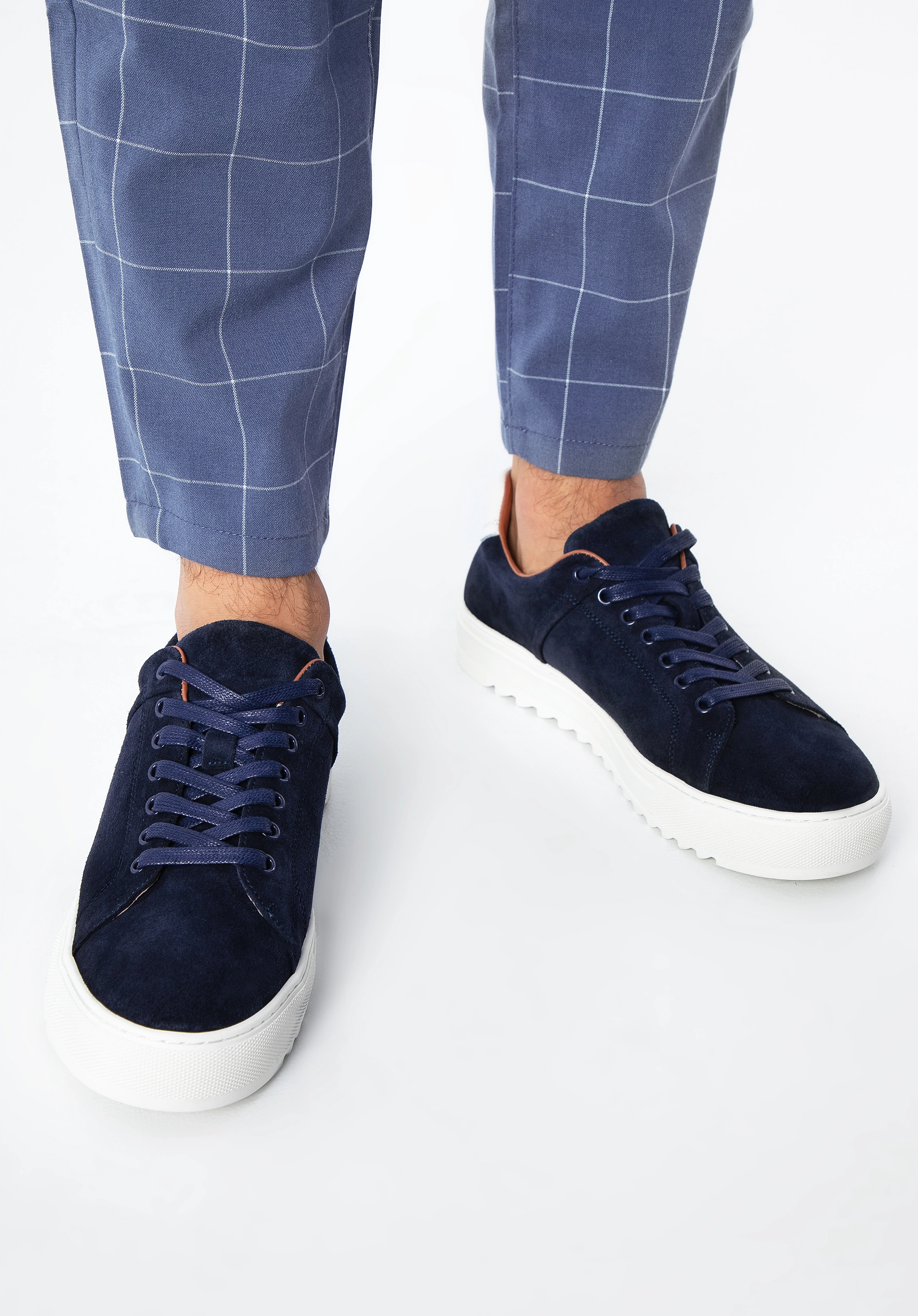 Męskie sneakersy zamszowe na grubej podeszwie granatowe