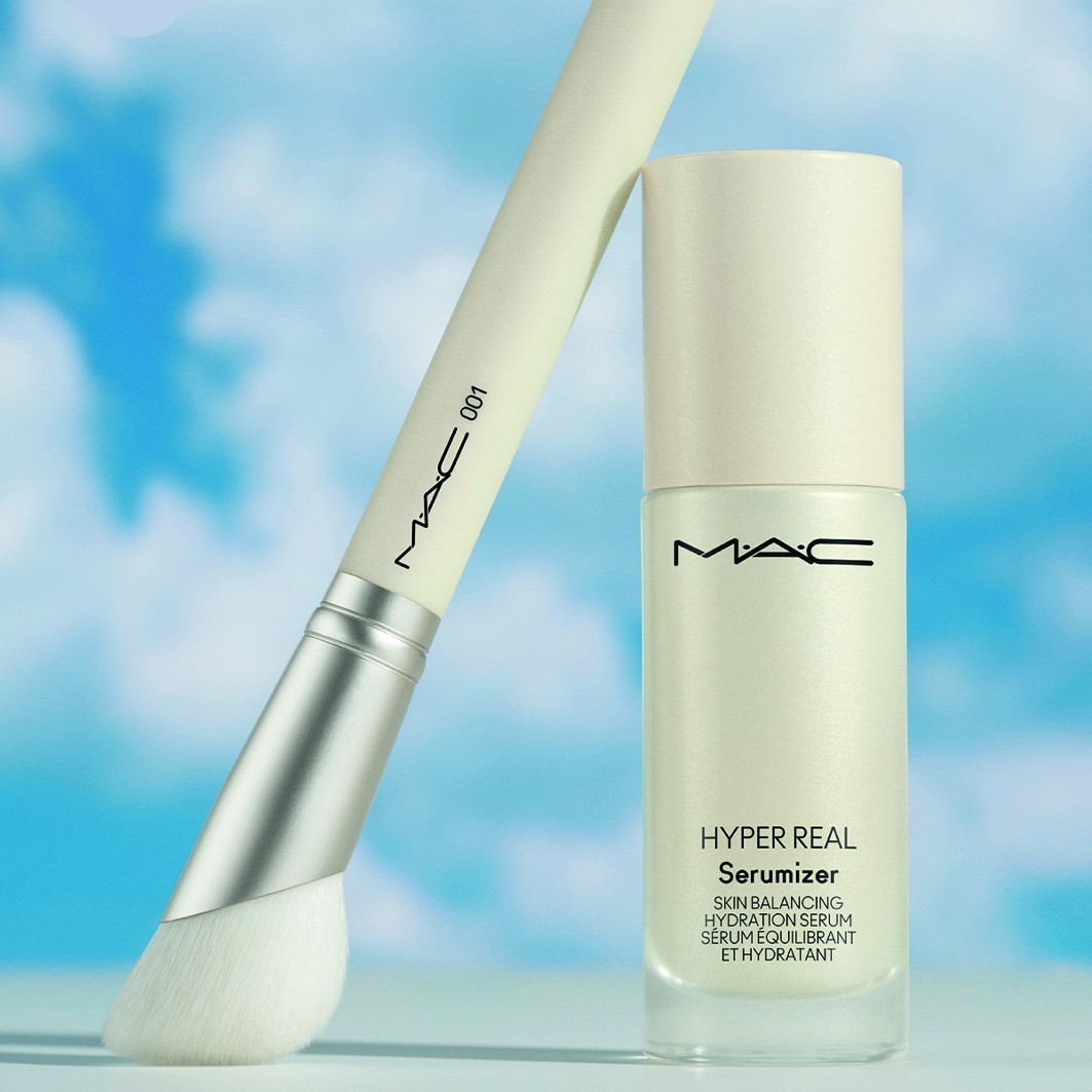 MAC Hyper Real četkica za masku za njegu kože, serum + hidratantna krema - 1 komad