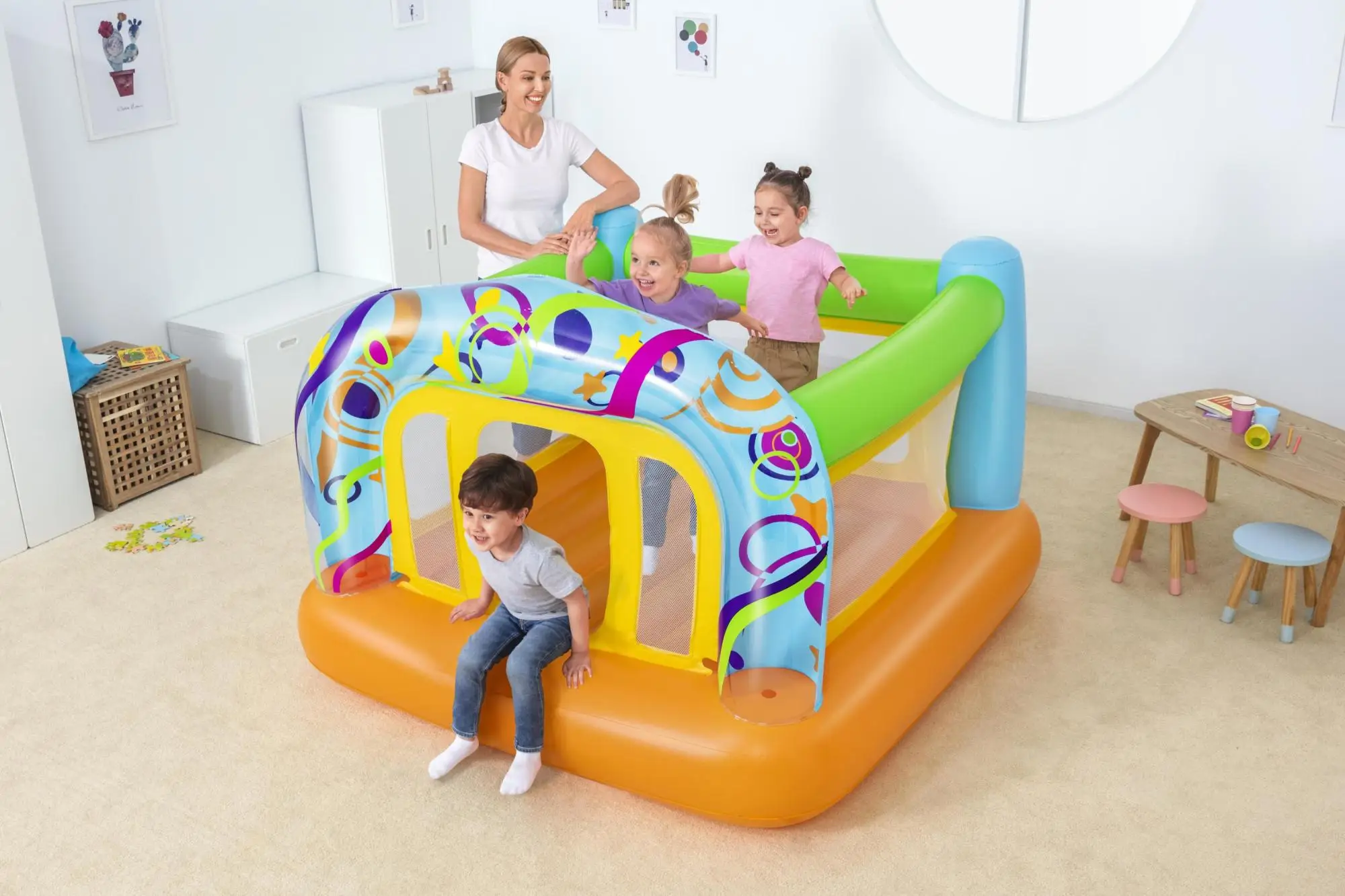 Bestway Swirls 'N Twirls Bouncer met ingebouwde pomp