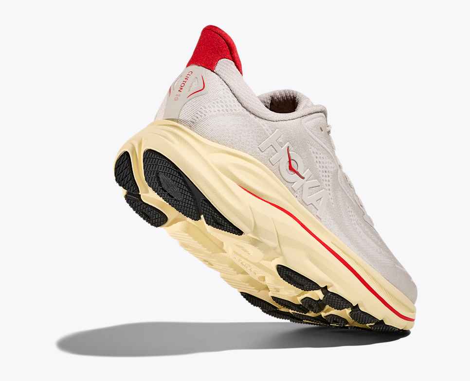 HOKA Clifton 10 Stucco / Kersenrood