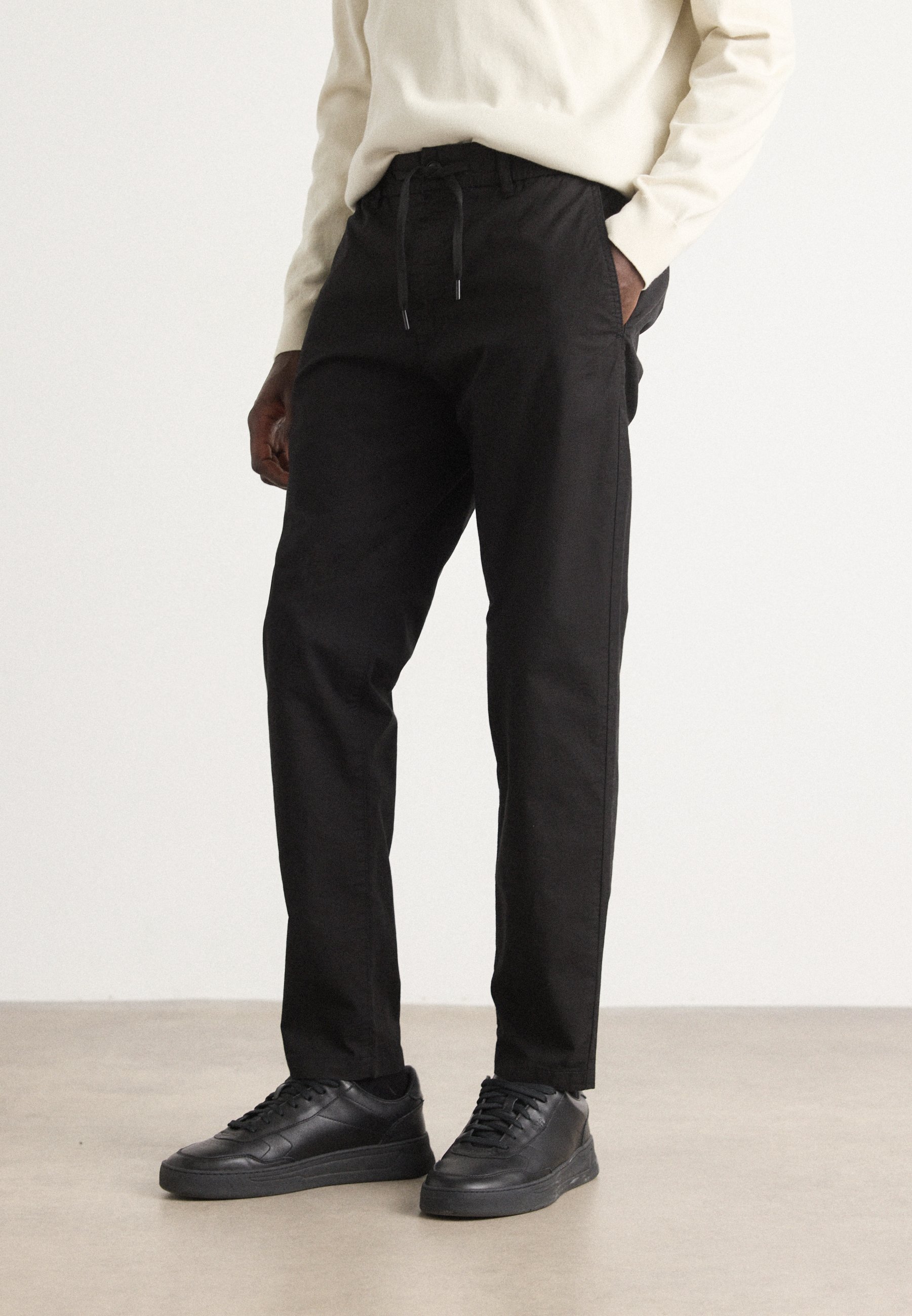 BOSS TAPERED - Broek - zwart