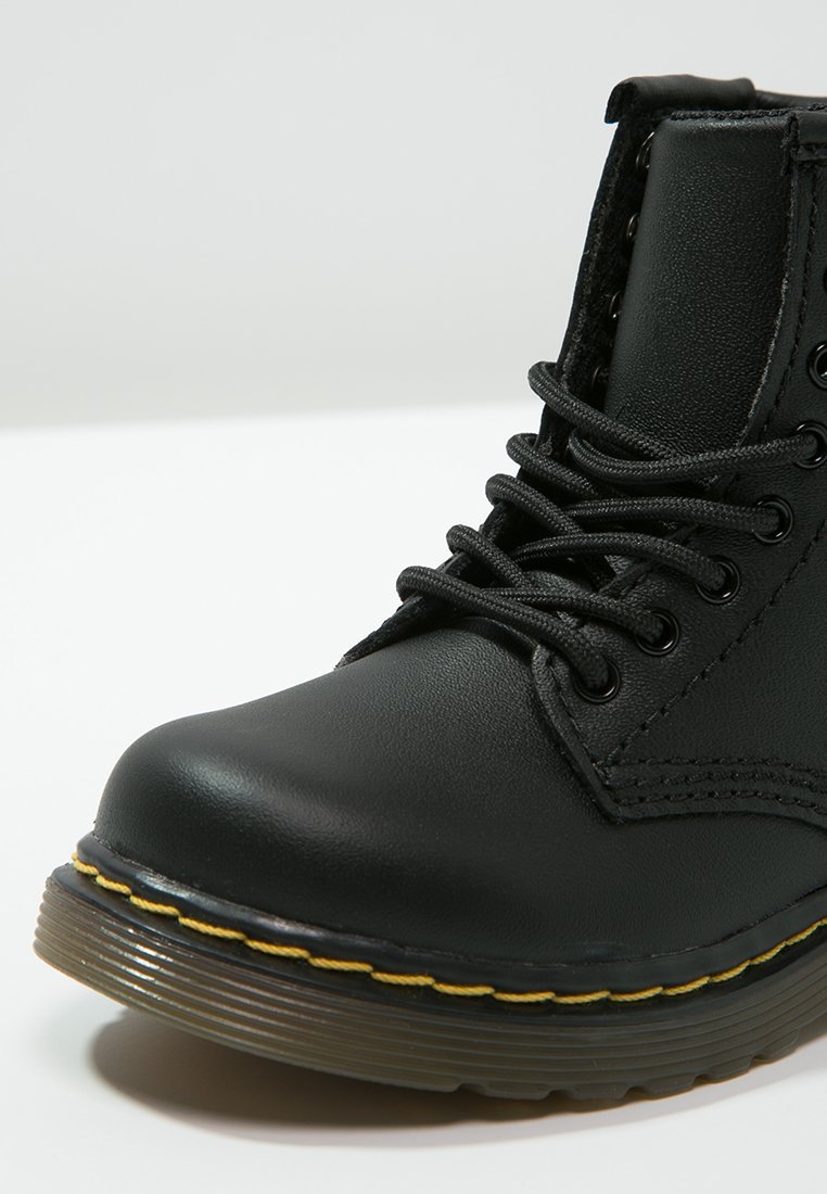 Dr. Martens 1460 T Softy - Botki sznurowane - czarne