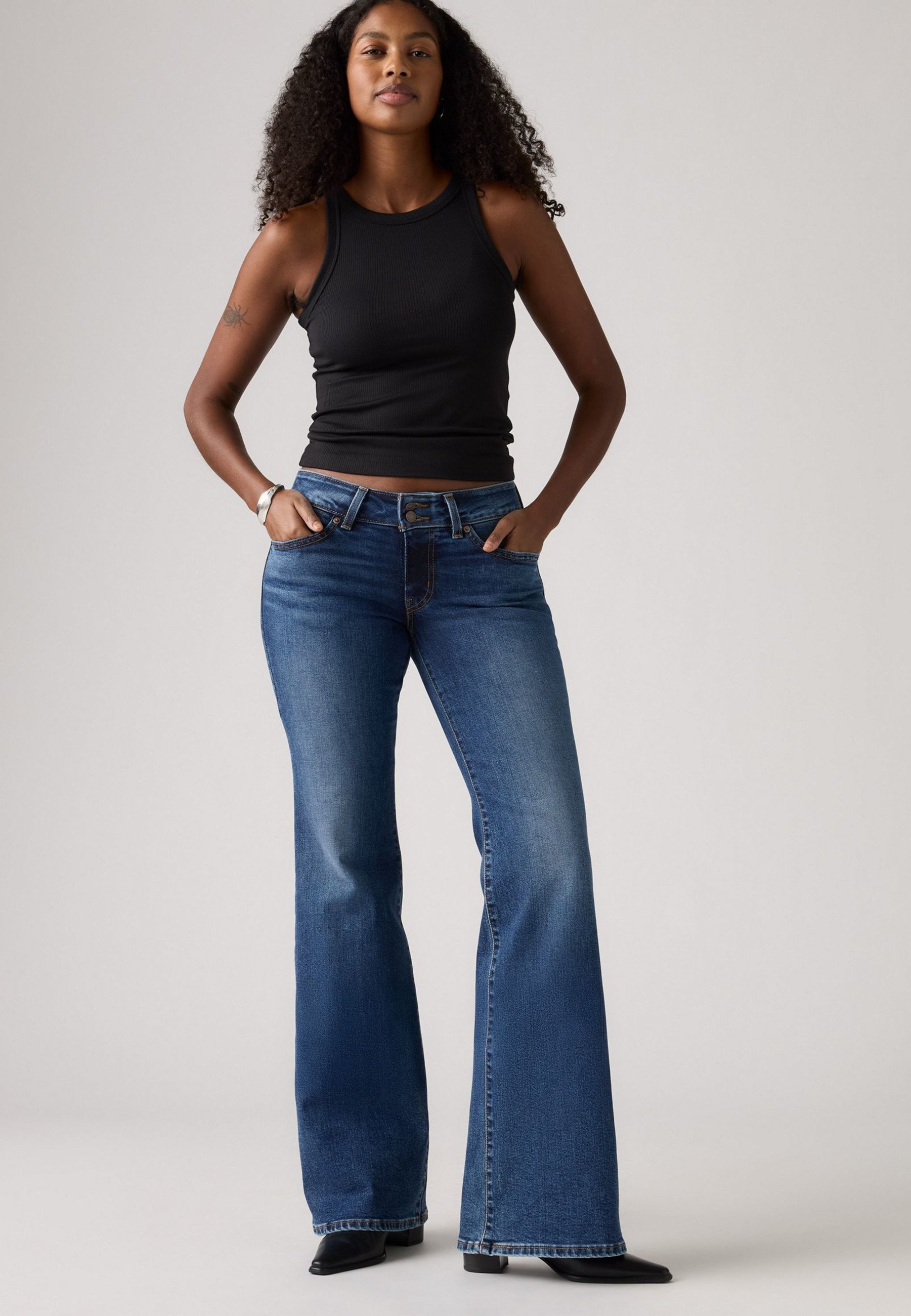 Levi's® SUPERLOW FLARE - Jeans a zampa - potere curativo