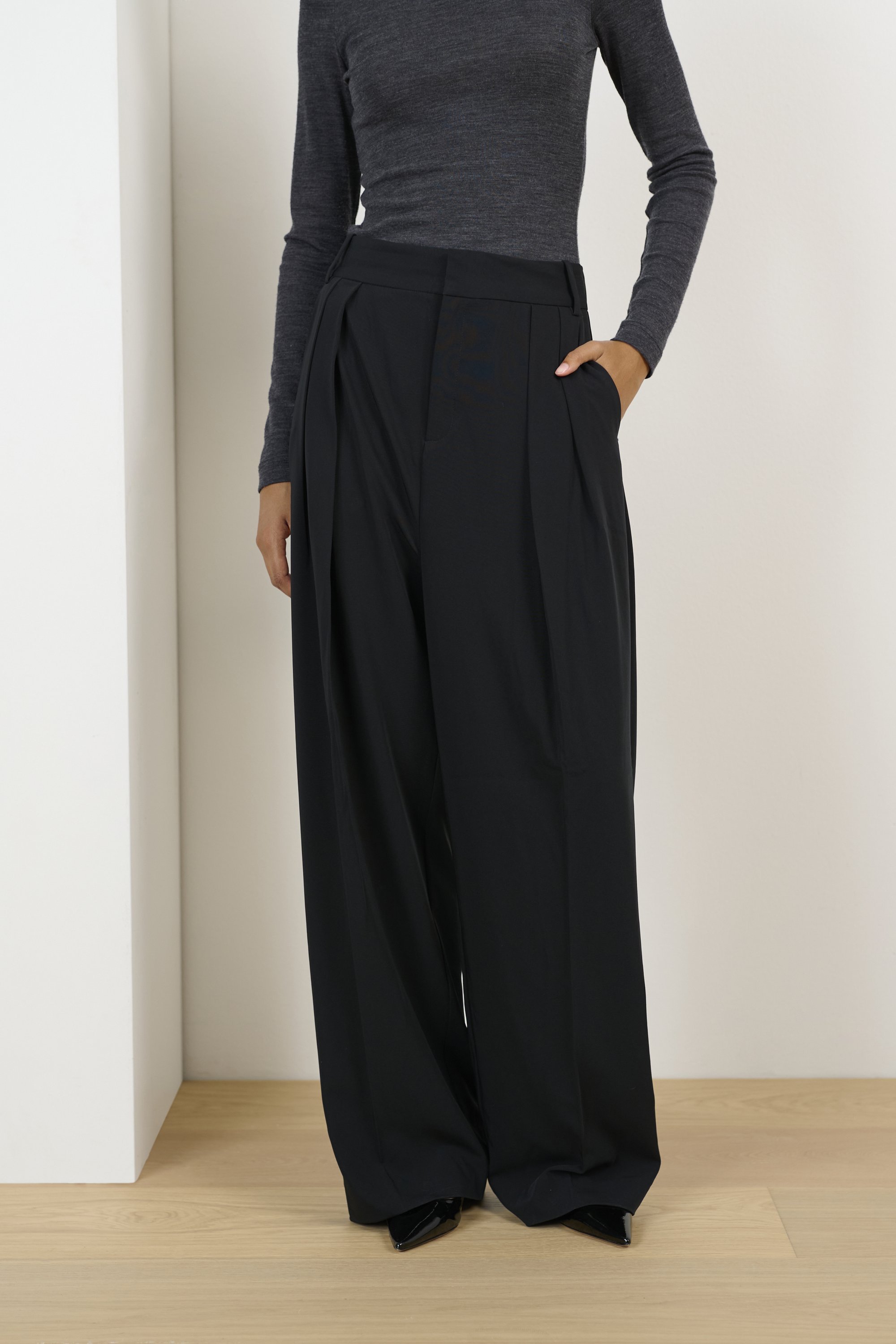 InWear NATALYAIW GEPLOOIDE - Broek - zwart