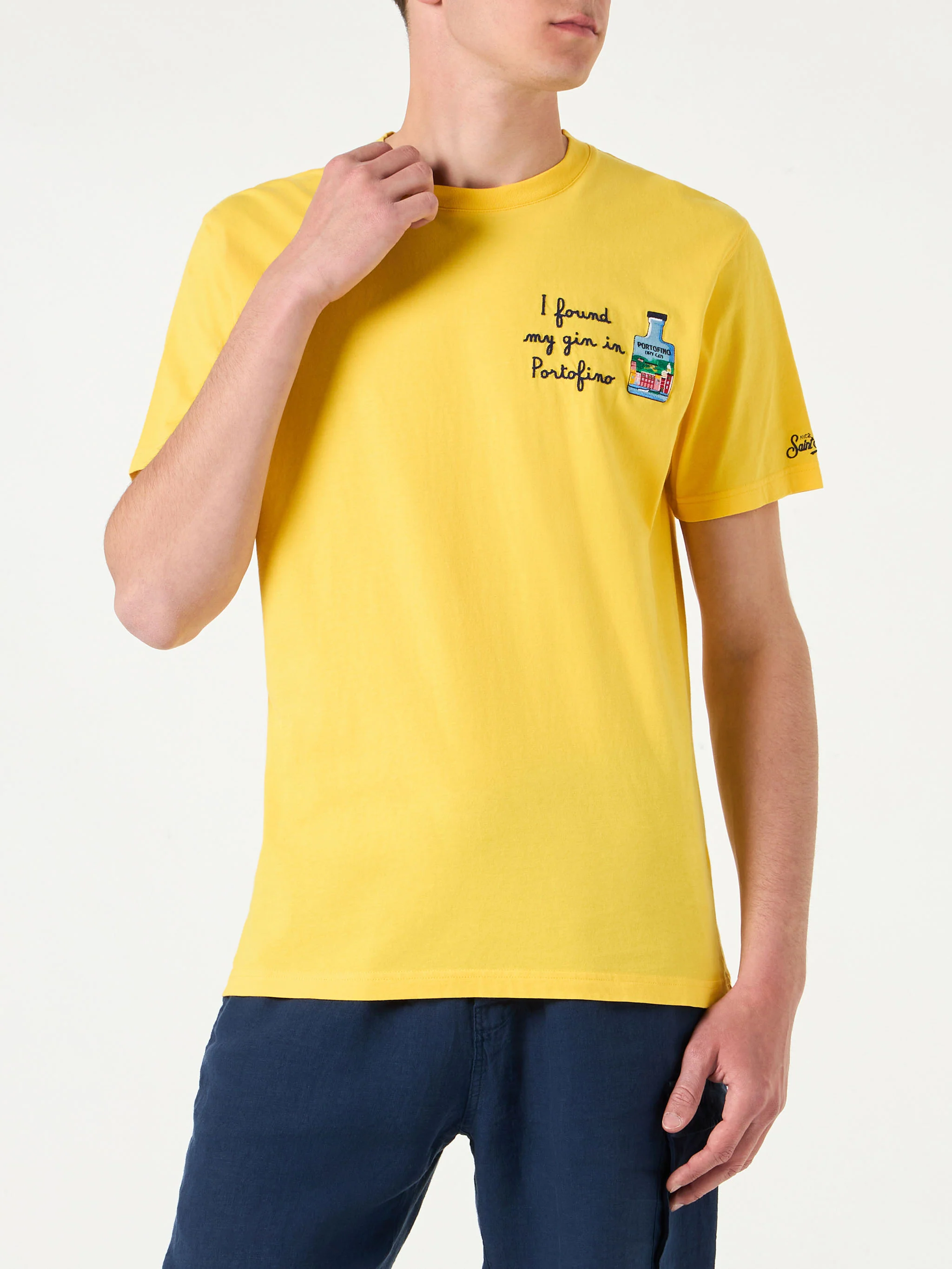 T-shirt da uomo in cotone con ricamo I found my gin in Portofino | POR