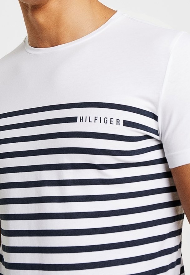 Camiseta Tommy Hilfiger com estampa - branca