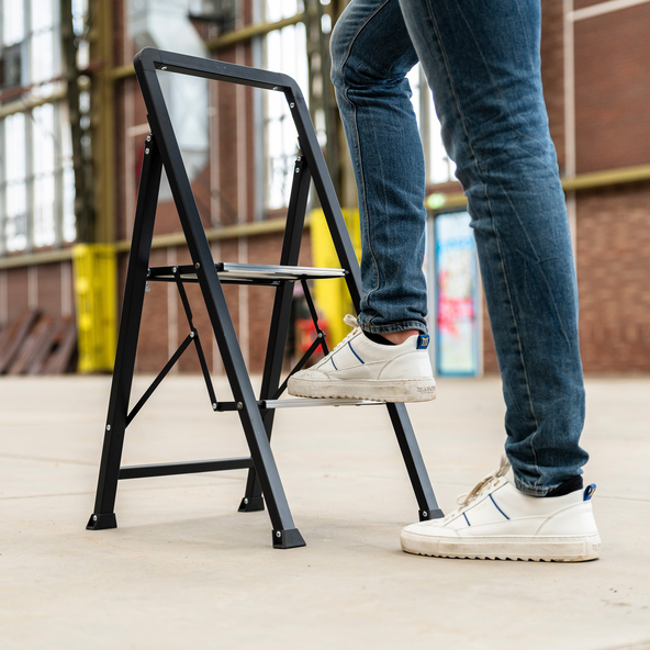 Folding aluminum household ladder, 2 steps
