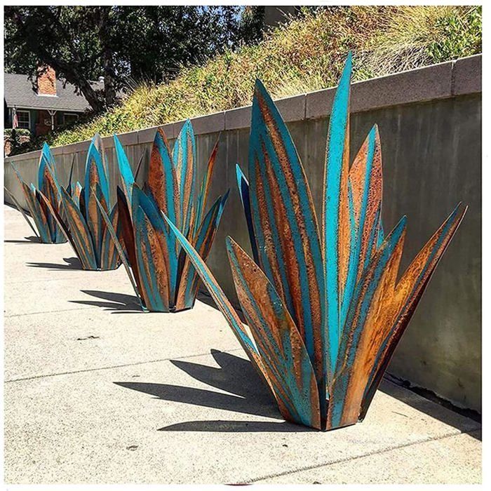 Metal agave sculpture, rustic hand-painted decoration, for indoor/garden use.