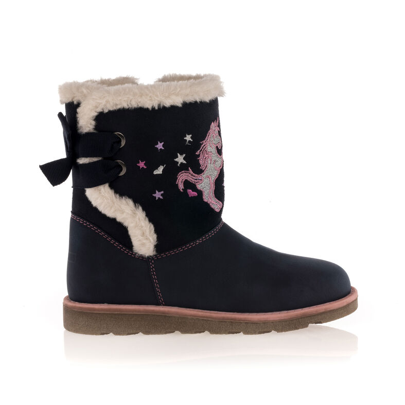 Botas azules de niña
