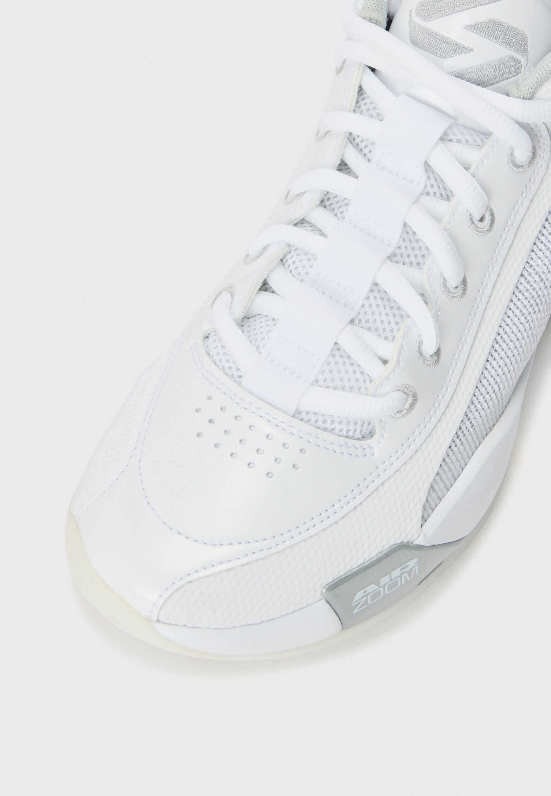 Jordan LUKA .77 OUTDOOR - Basketbalschoenen - wit/grijs fog