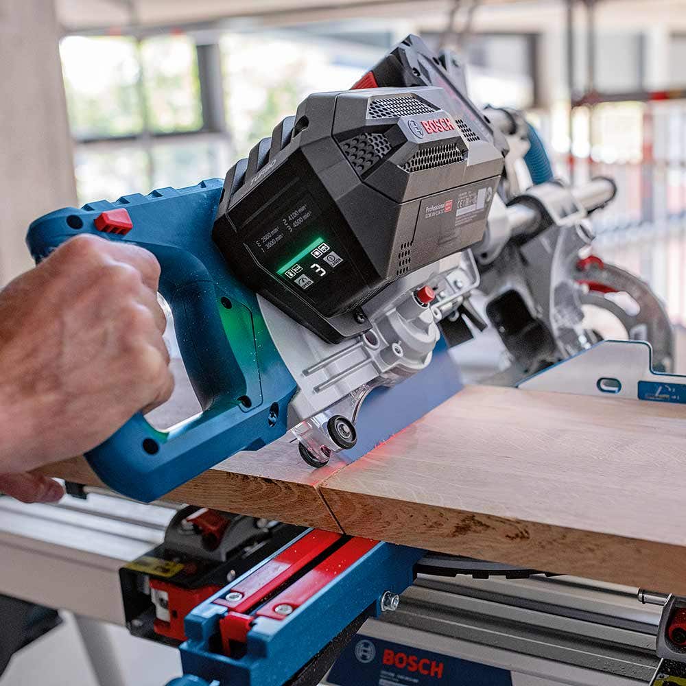 BOSCH 18V BITURBO Akku-Kapp- und Gehrungssäge 0601B47040