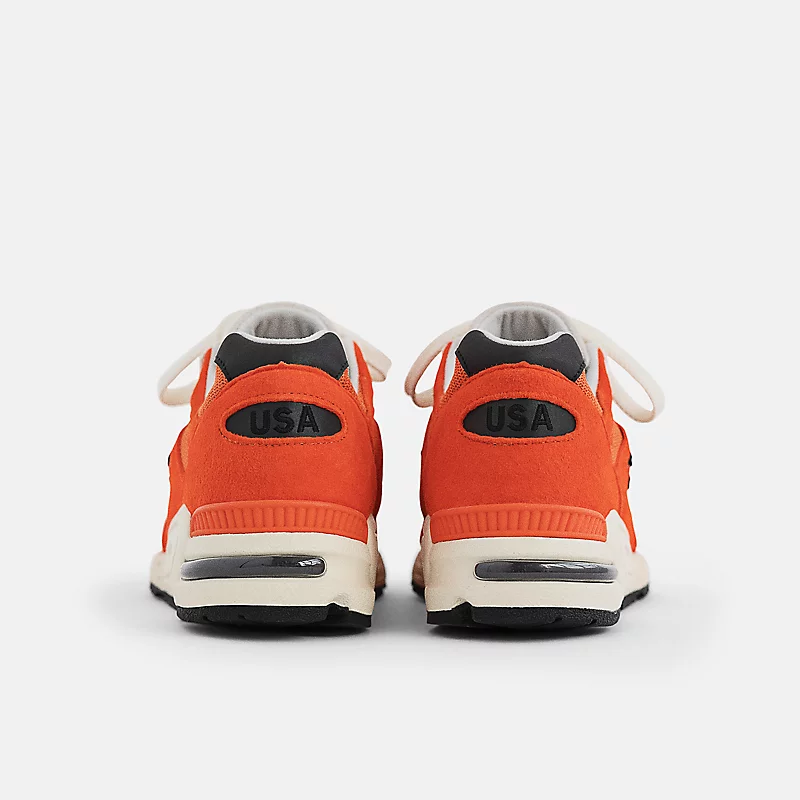 Herrenschuhe 990v2, hergestellt in den USA – Ringelblume mit Schwarz