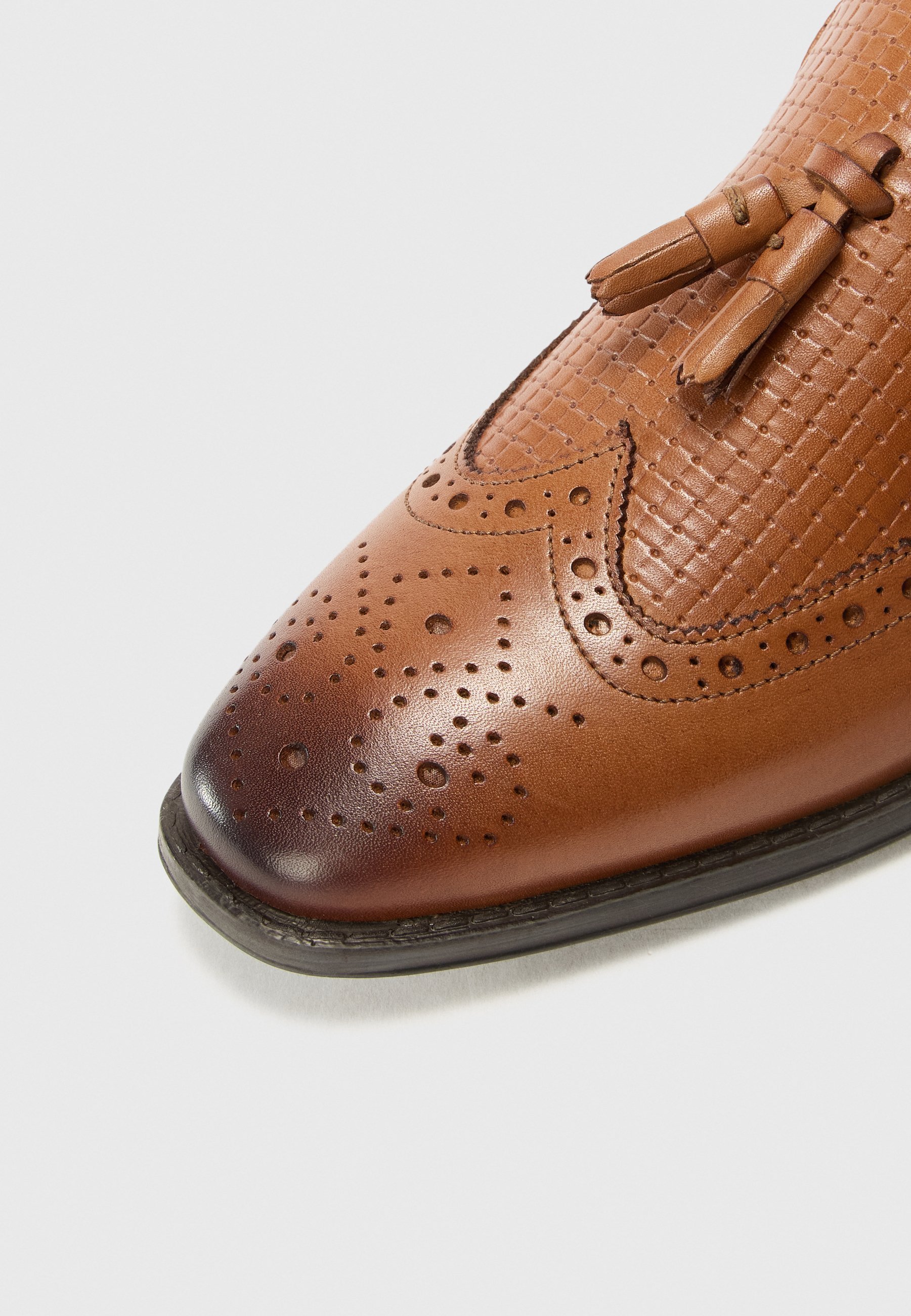 Pier One Slip-ons - cognac