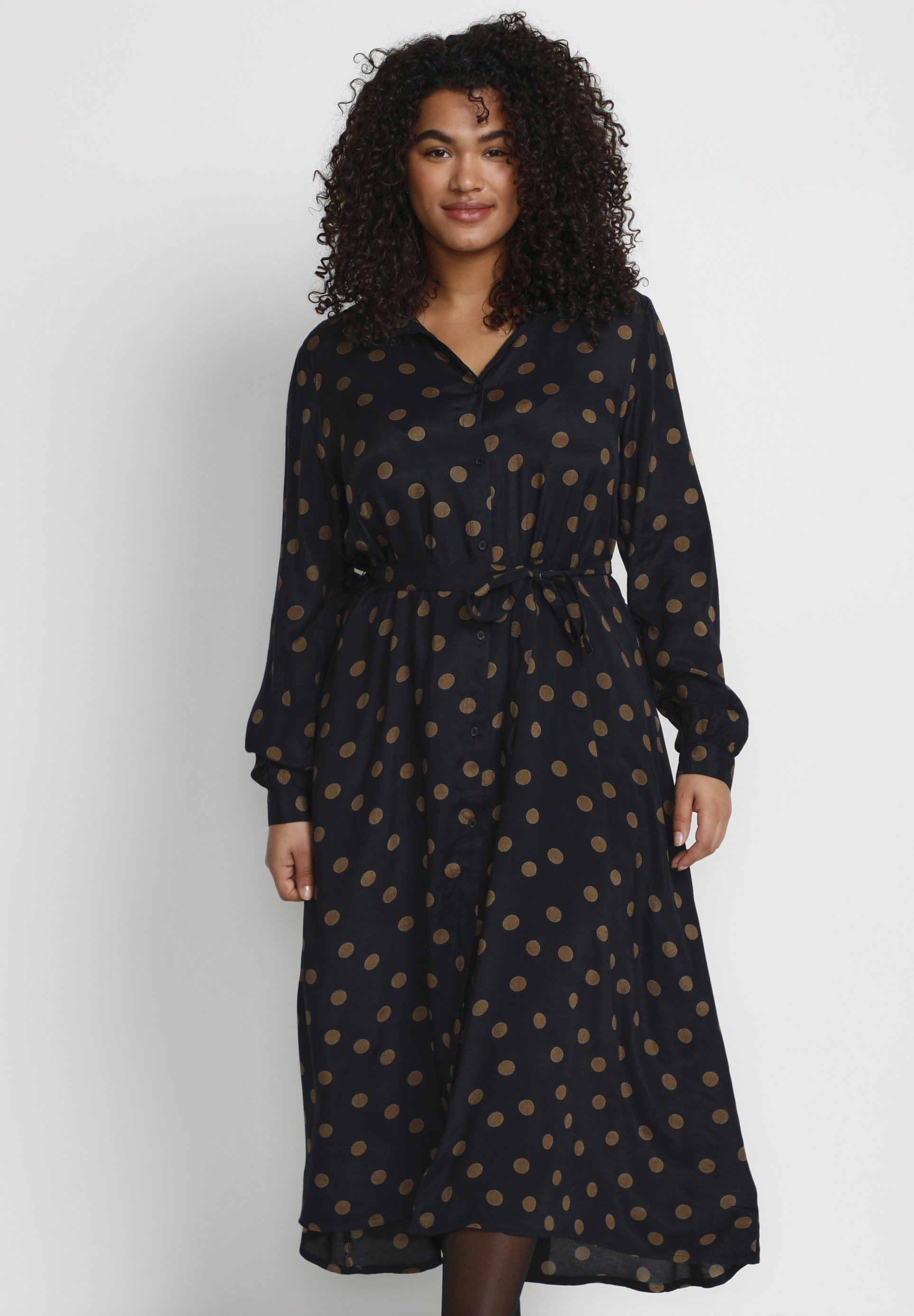 Kaffe Curve KCOLIVIA - Hemdkleid - schwarz mit Punkten