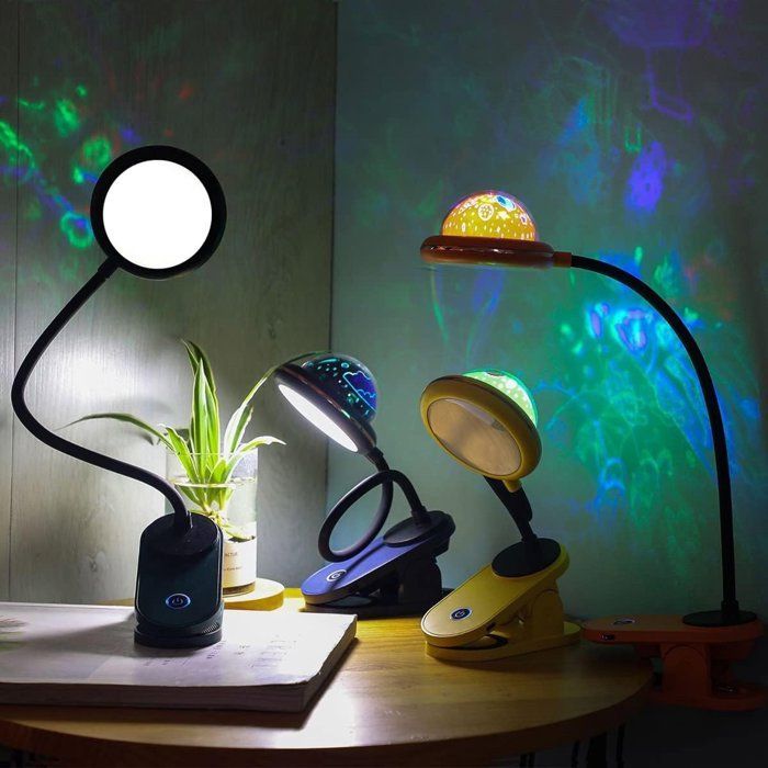 Lámpara infantil con pinza, lámpara de lectura LED recargable por USB con proyección de estrellas, lámpara de mesilla de noche con brazo flexible