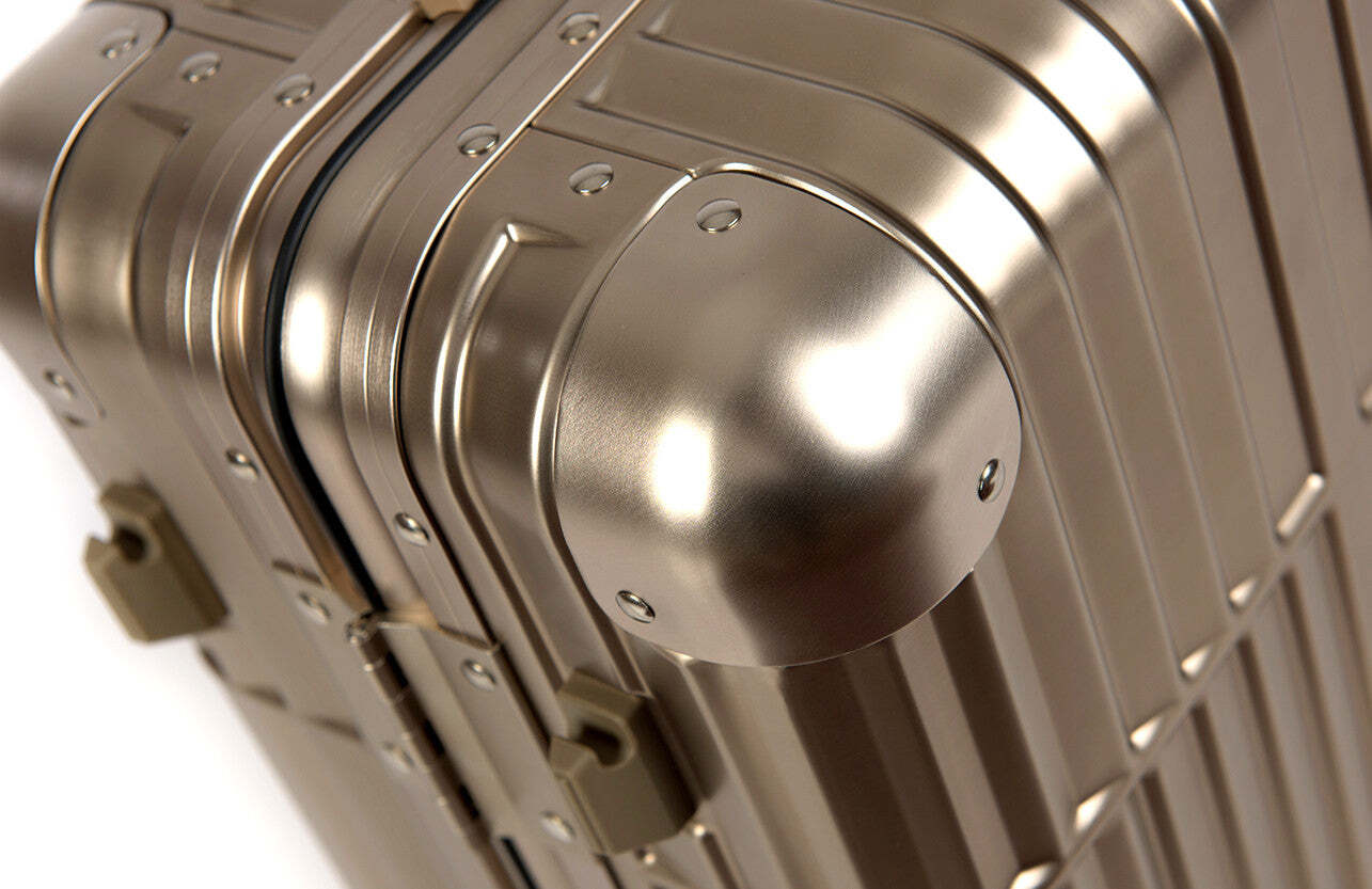 Högkvalitativt handbagage helt i aluminium
