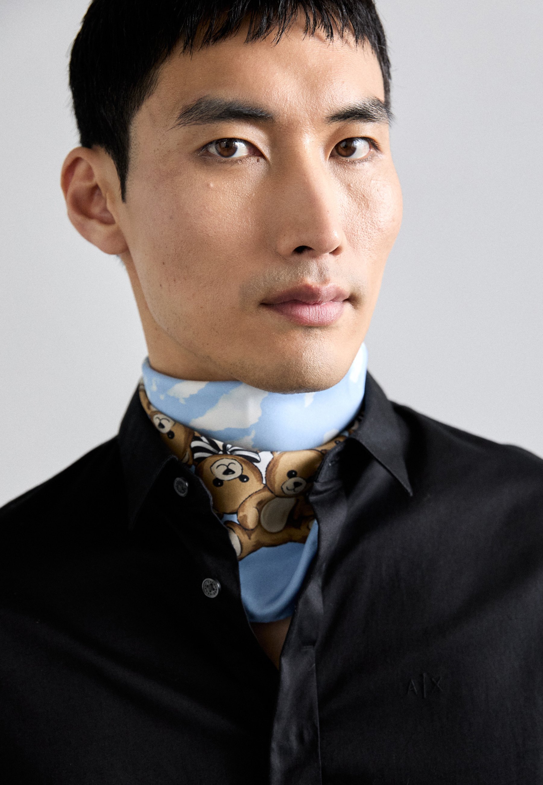 MOSCHINO ZOMERSJAAL 50X50 UNISEX - Foulard - lichtblauw