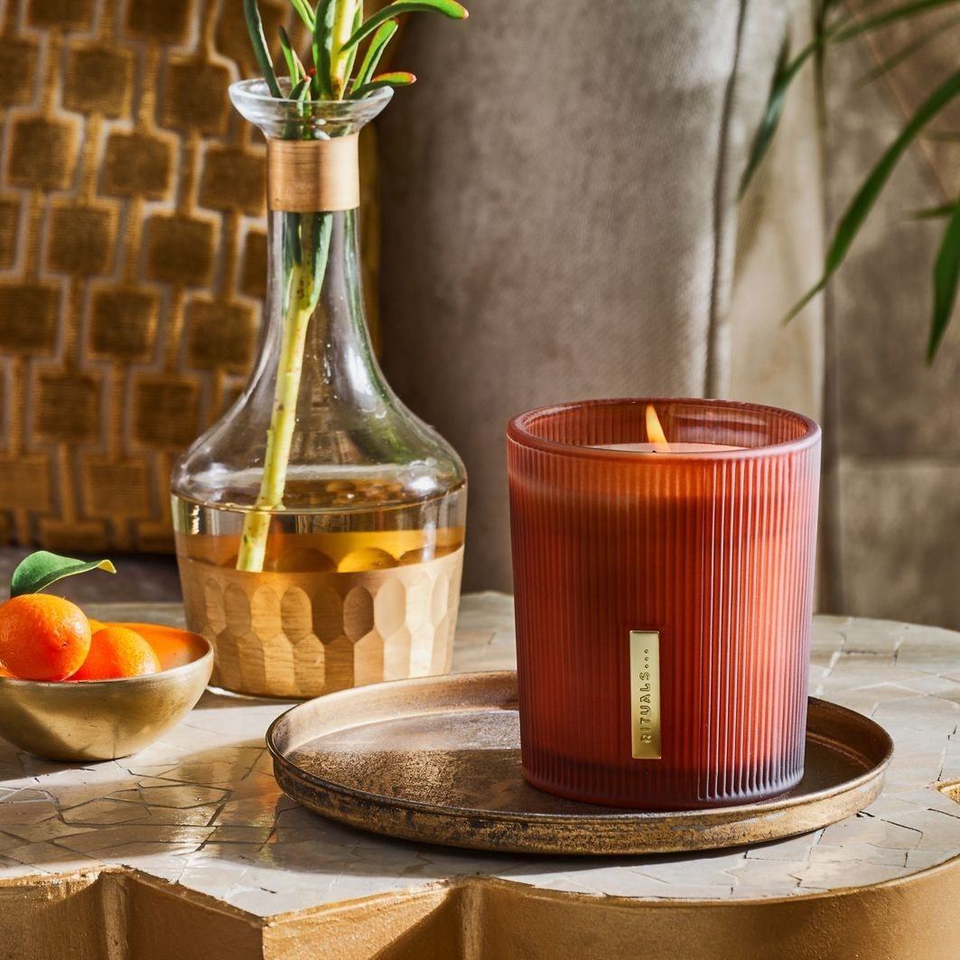 Мирисна свећа Rituals Candle „Ритуал више“ – 290 г