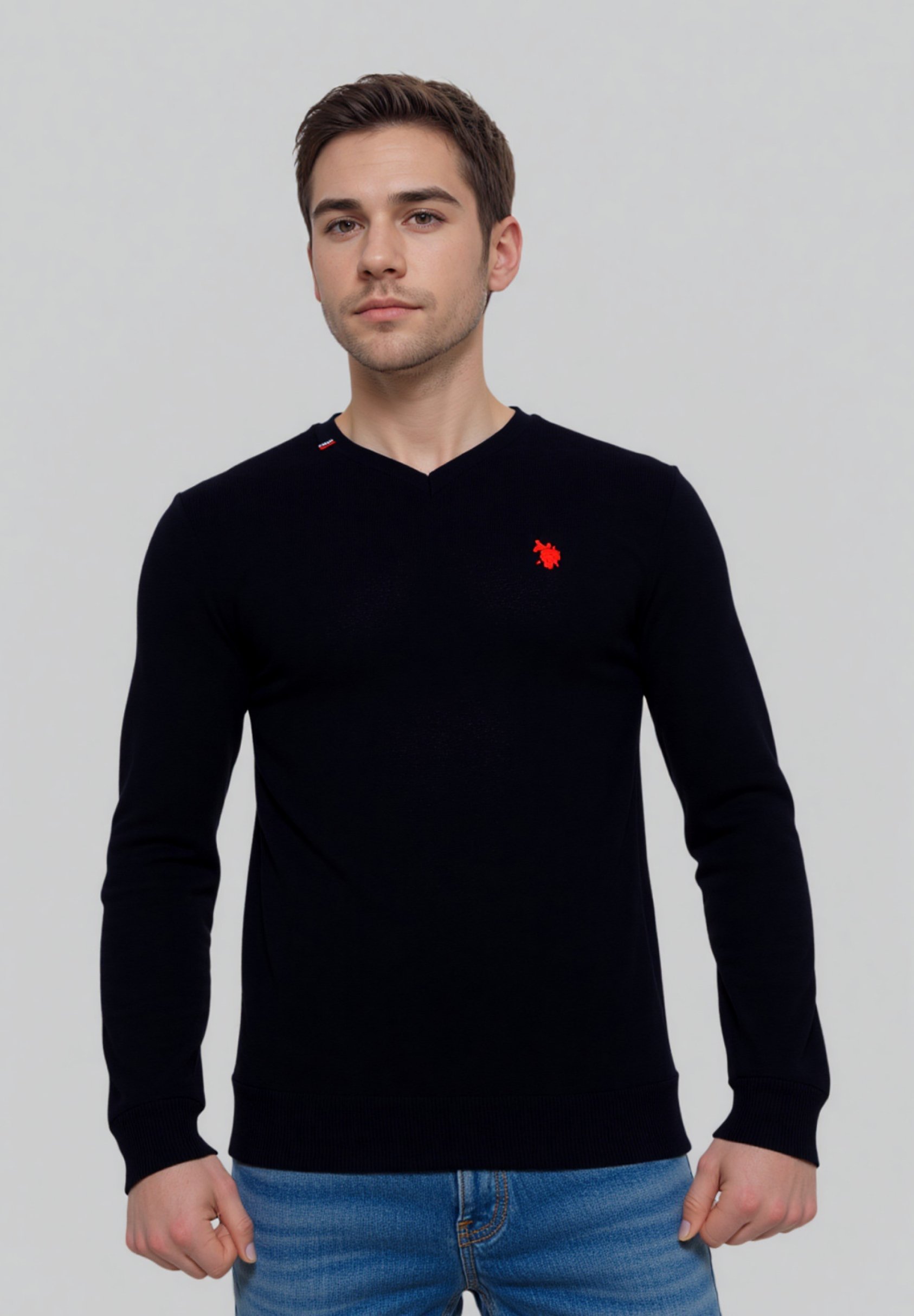 Suéter US Polo Assn. com decote em V - preto