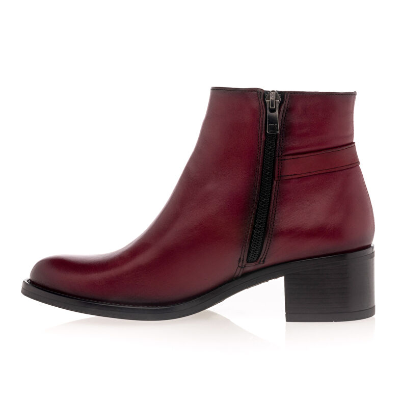 Rote Damenstiefel / Stiefeletten
