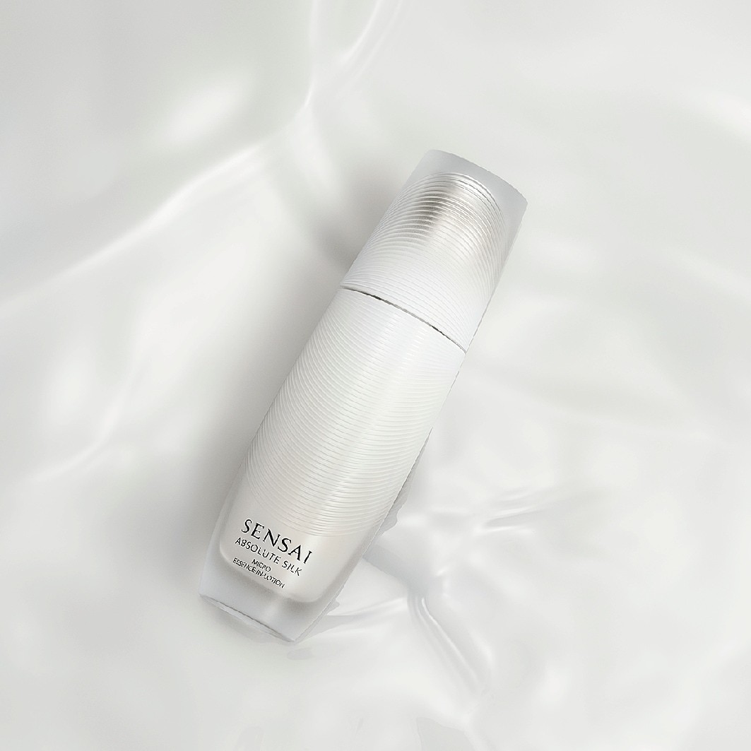 SENSAI losion za lice Absolute Silk ABSOLUTE SILK MICRO ESSENCE-IN-LOTION - 125 ml