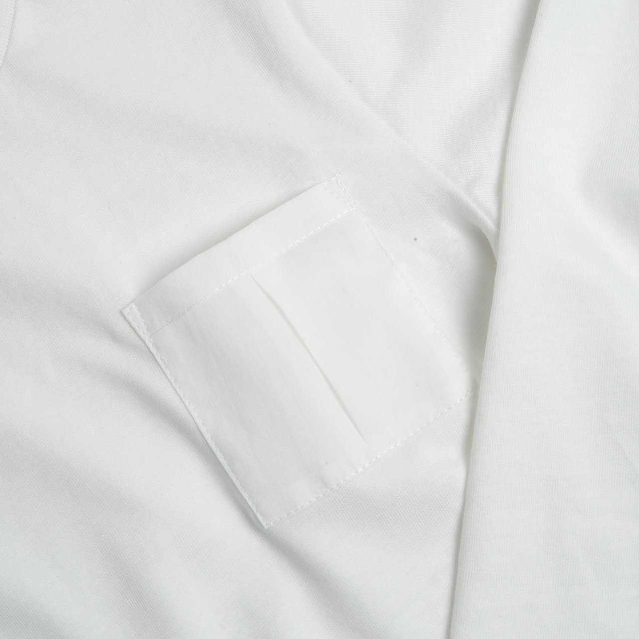 Effen T-shirt met zakje
