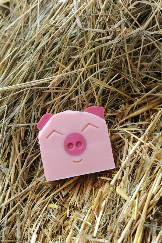 Almara Soap My Happy Pig, handgemachte Seife mit Birnenduft