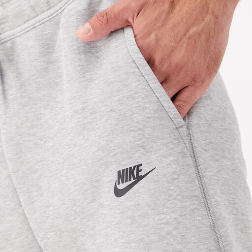  Nike Tech