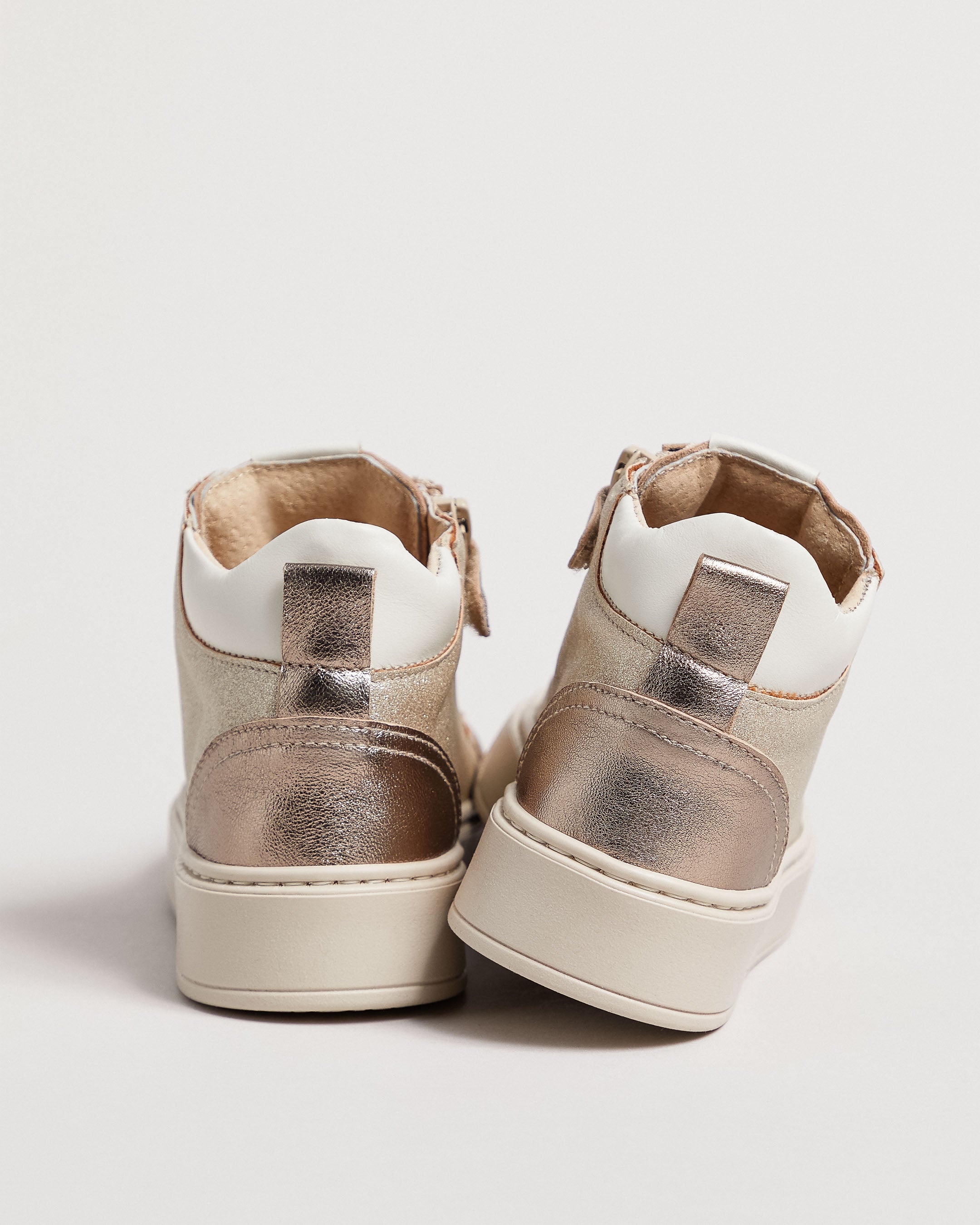  Baskets pour adolescentes en cuir et matières techniques