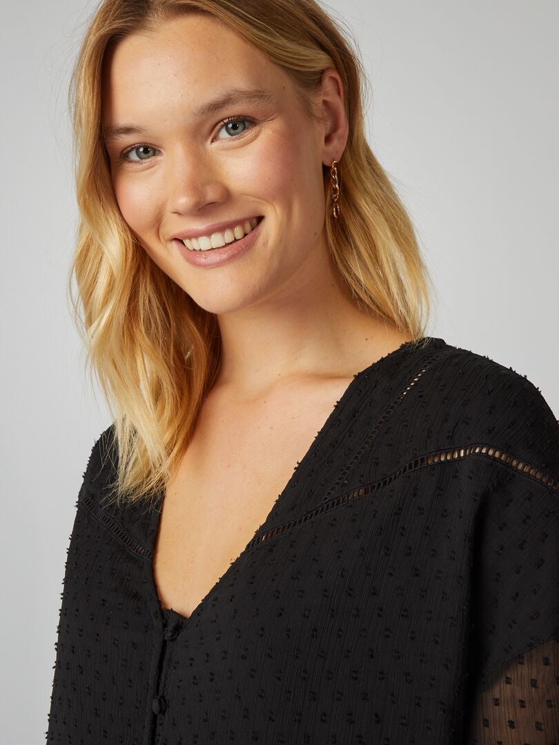Vestido curto com plumetis - preto
