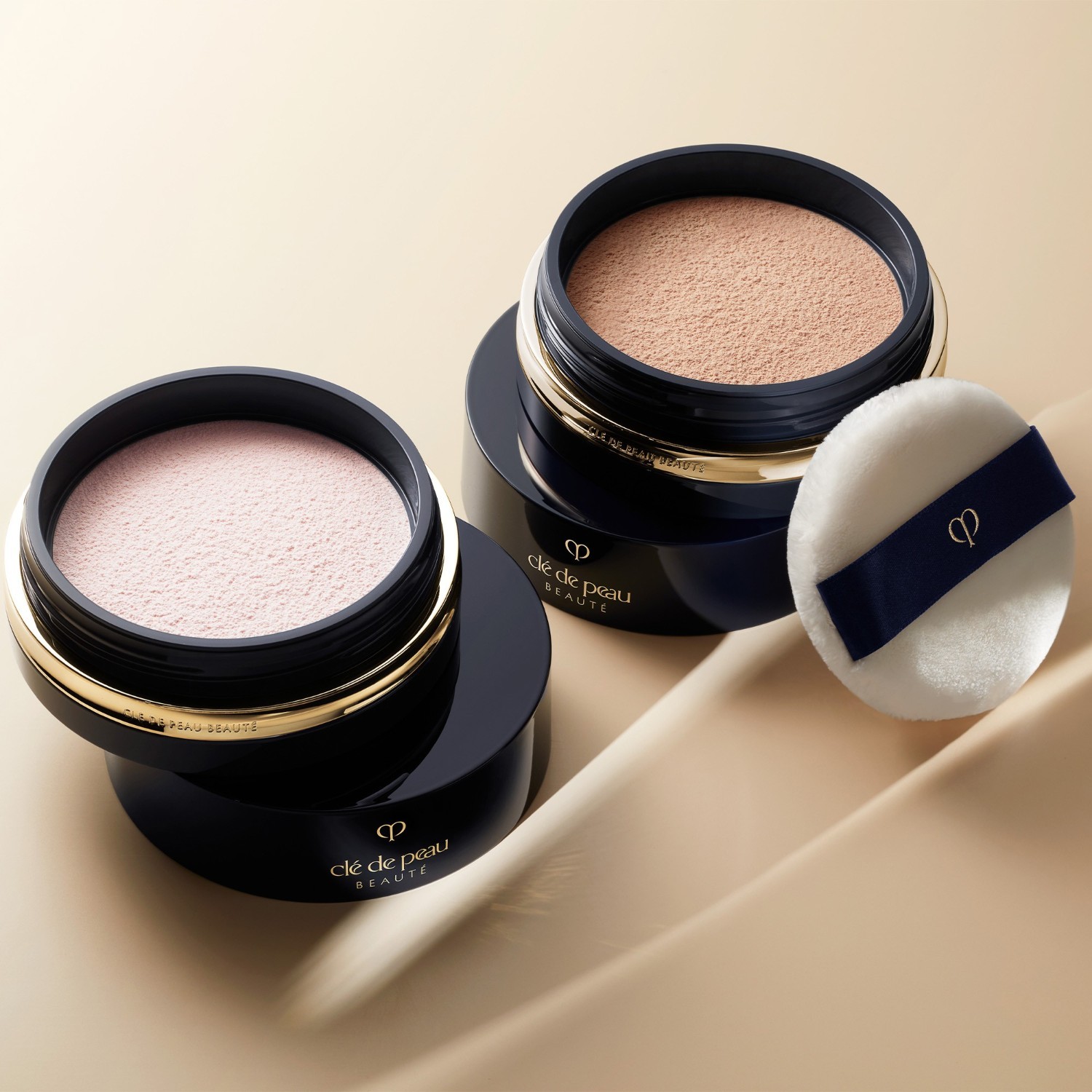 Clé de Peau Beauté Powder Puff Puff Translucent Loose Powder - 1 kus