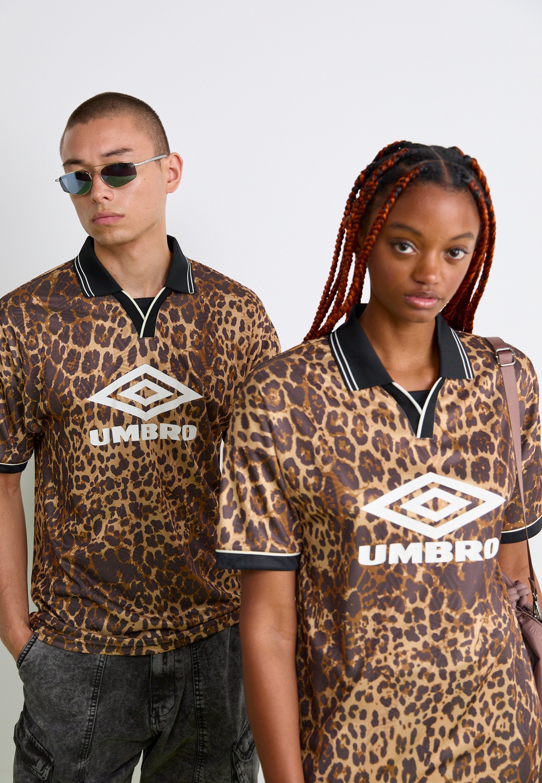 Polo Umbro BOXY FOOTBALL UNISEX - leopardata / nera / bianca brillante