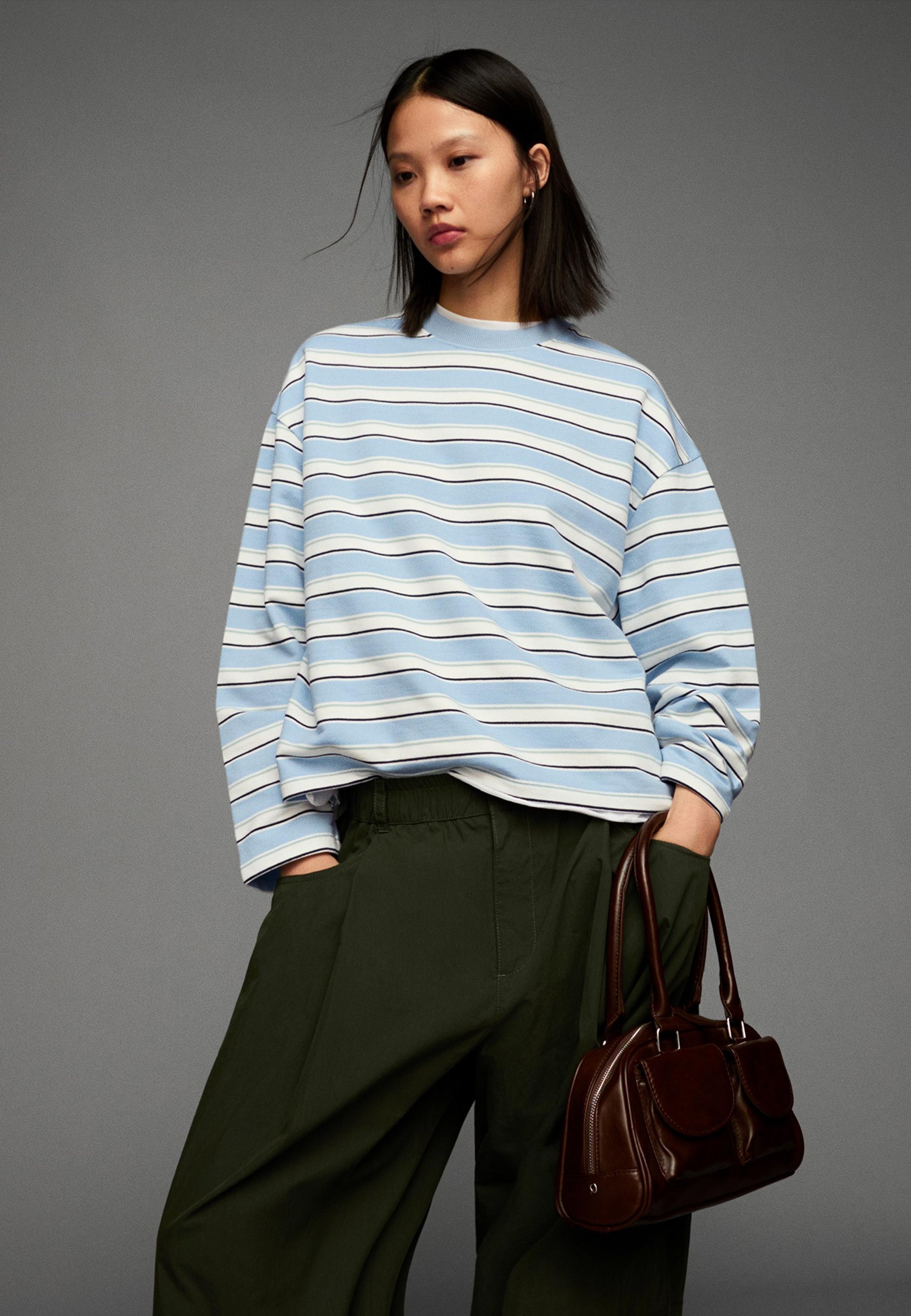 Bershka STRIPED - Langarmshirt - hellblau