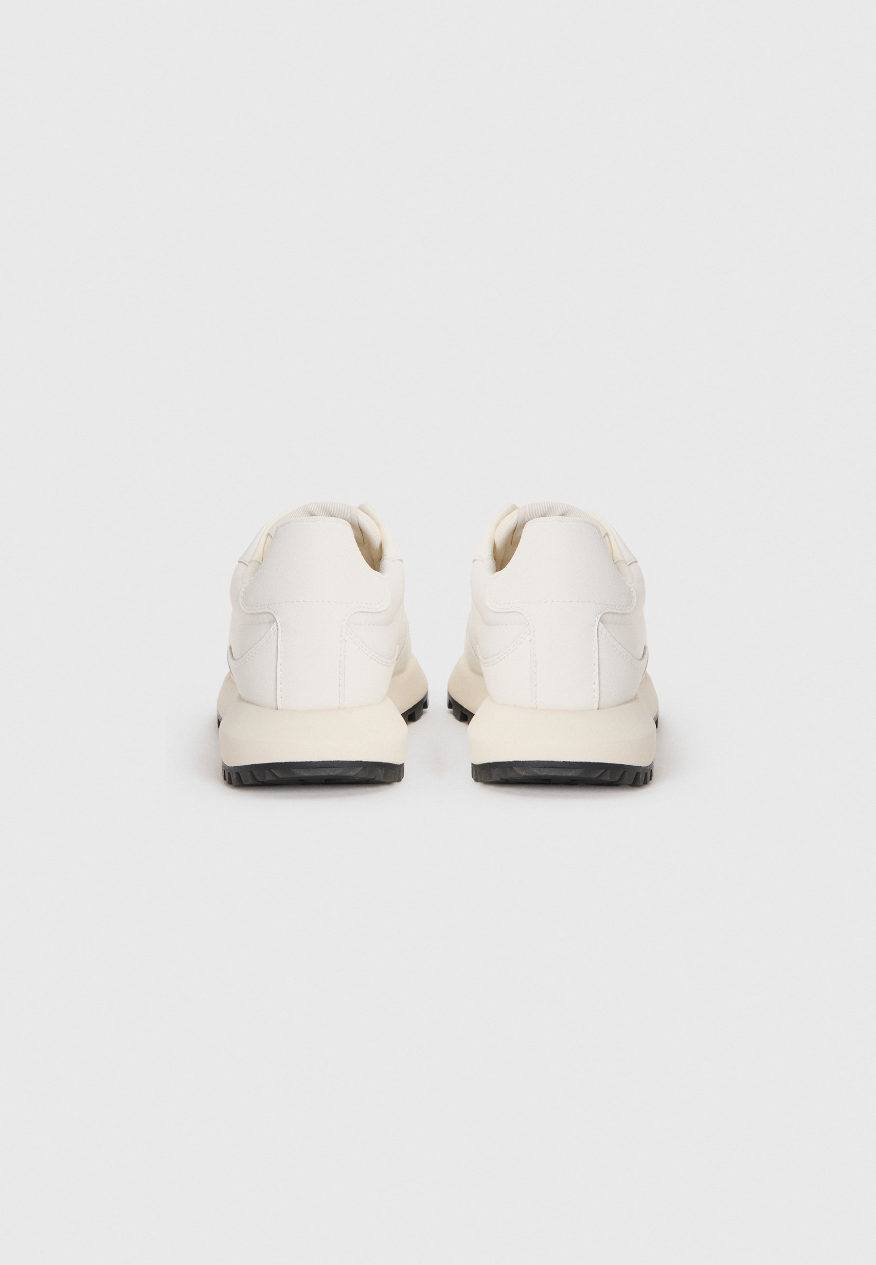 Baskets Emporio Armani - blanc cassé