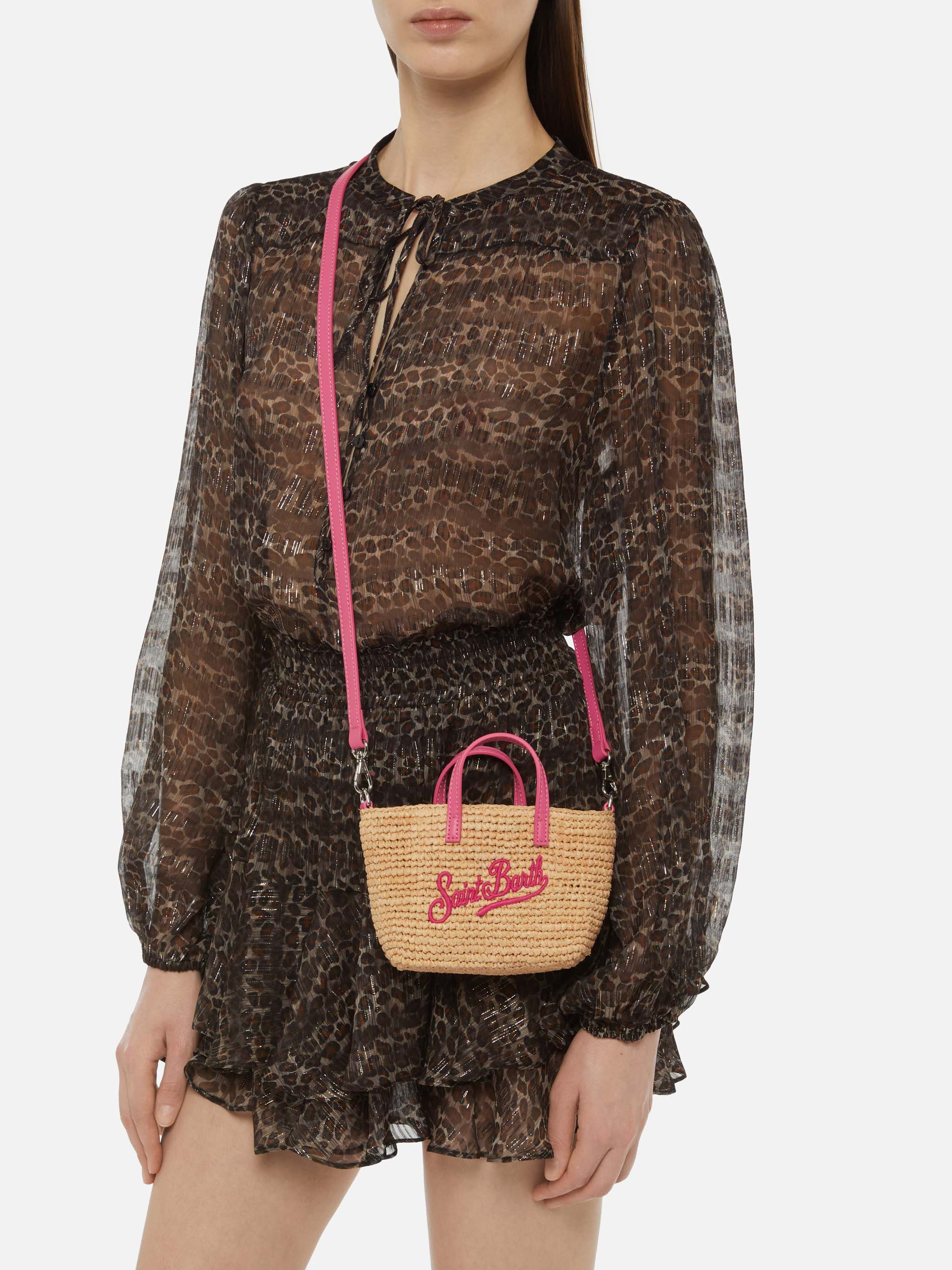 Microbolso City de rafia beige con bordado de Saint Barth.